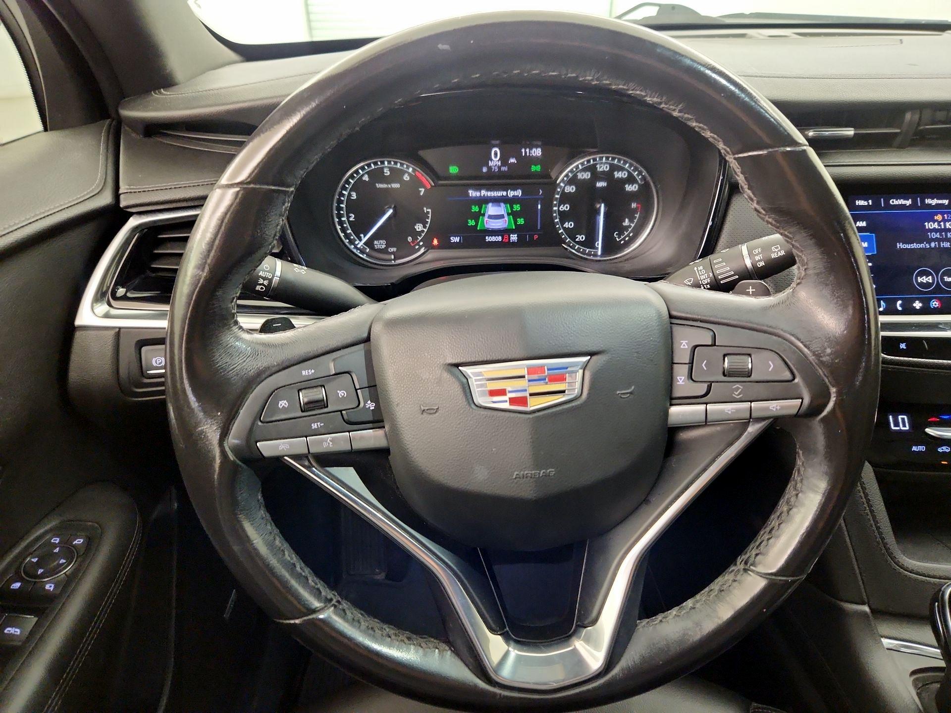 Thumbnail: 2022 Cadillac XT6 - 10