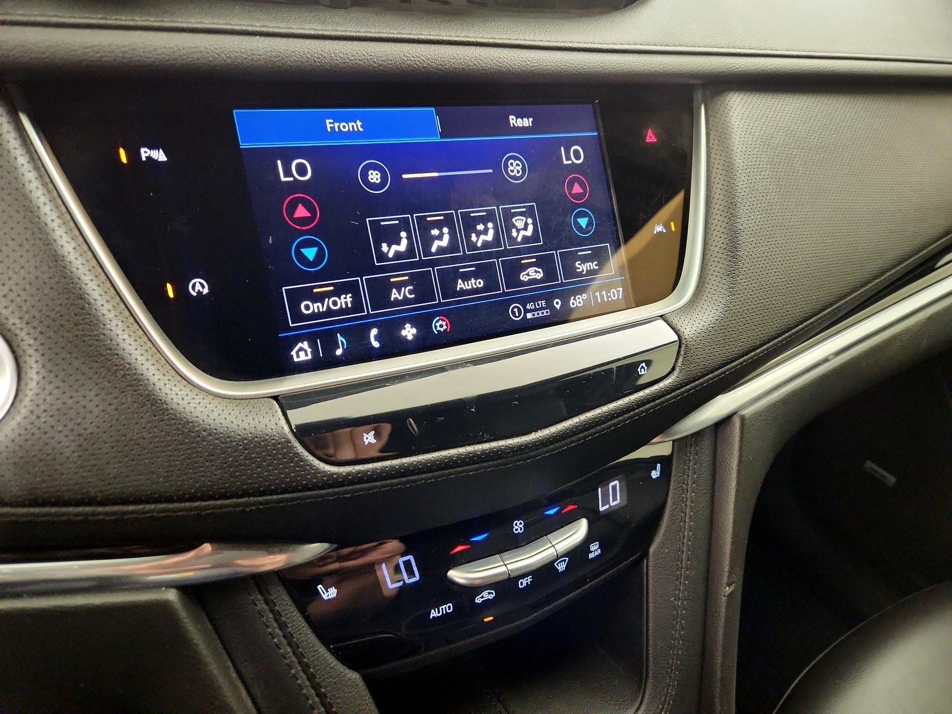 Thumbnail: 2022 Cadillac XT6 - 16