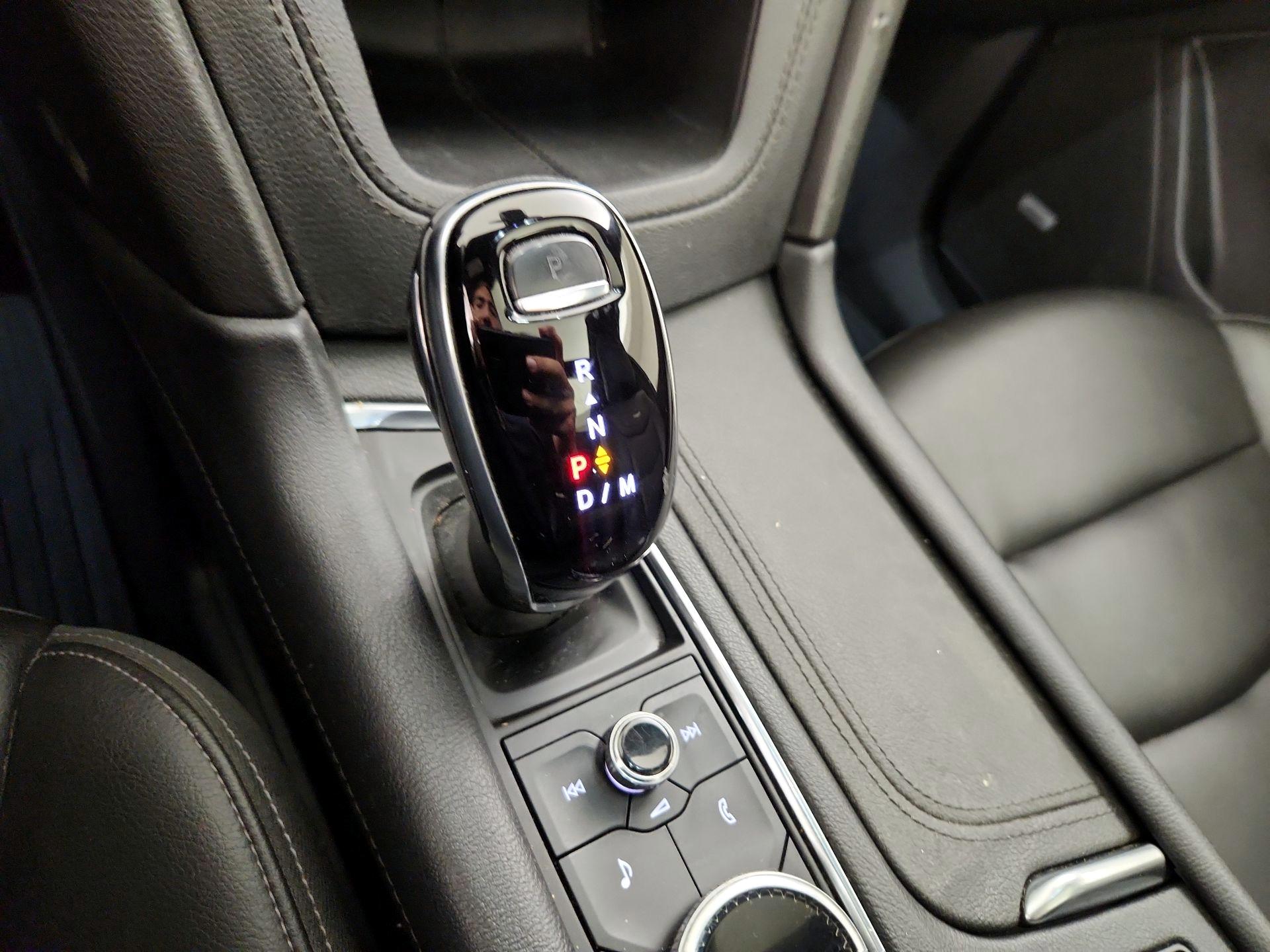 Thumbnail: 2022 Cadillac XT6 - 17