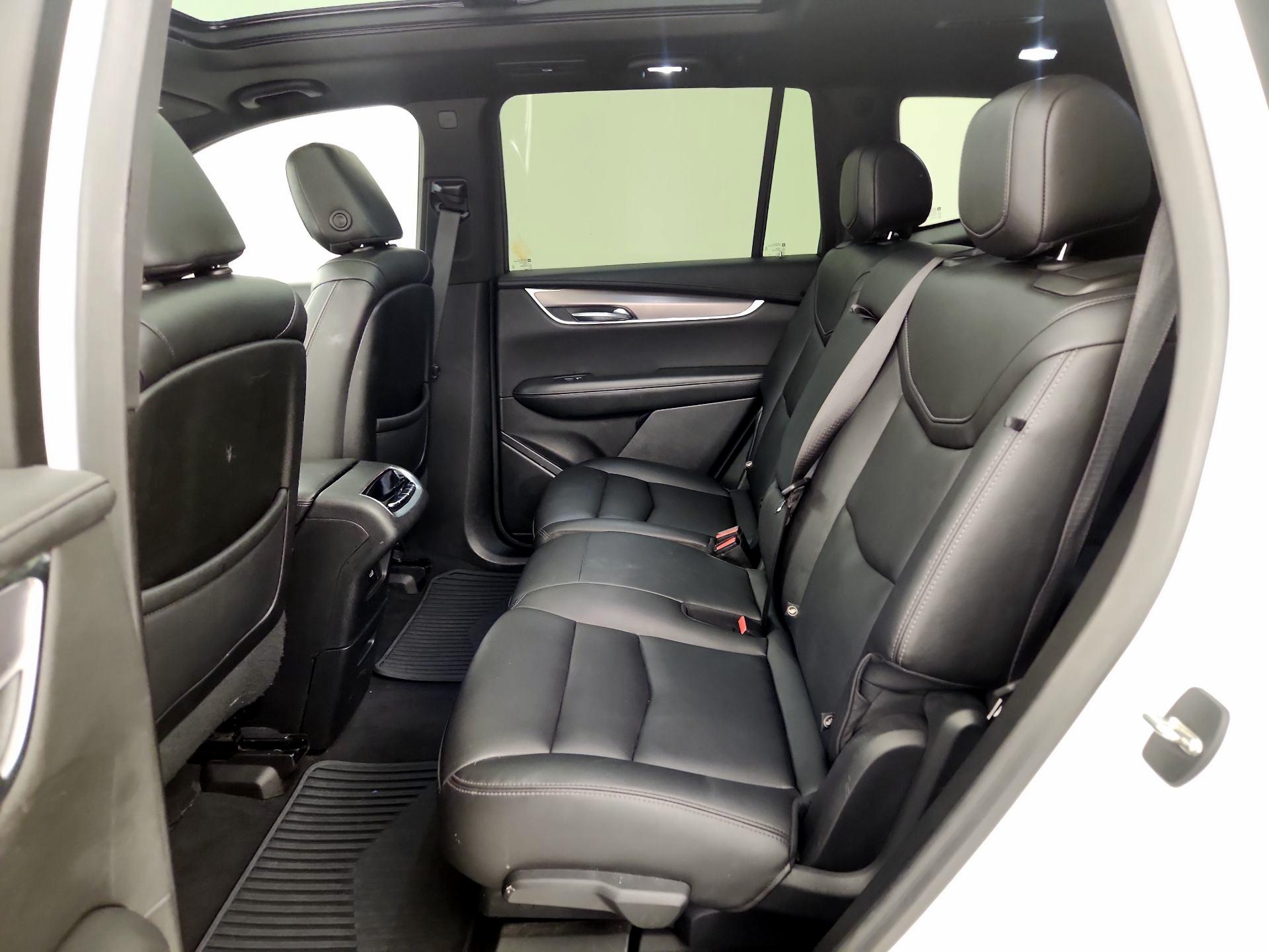 Thumbnail: 2022 Cadillac XT6 - 20