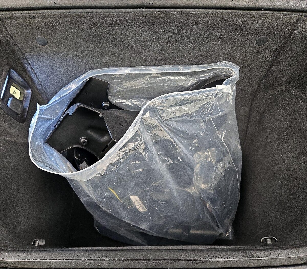 Trunk/Cargo (Seats Up)