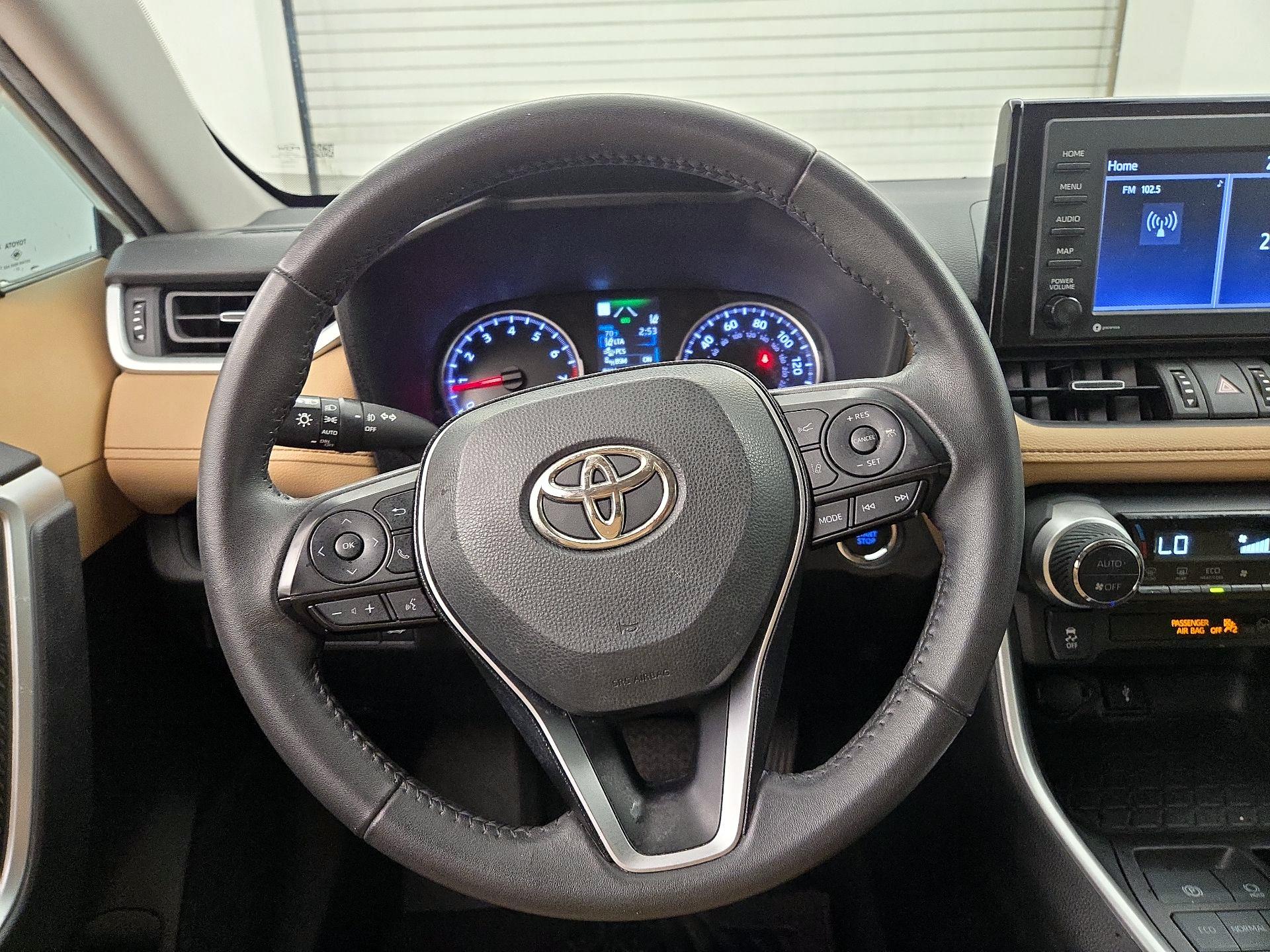 Thumbnail: 2022 Toyota RAV4 - 10