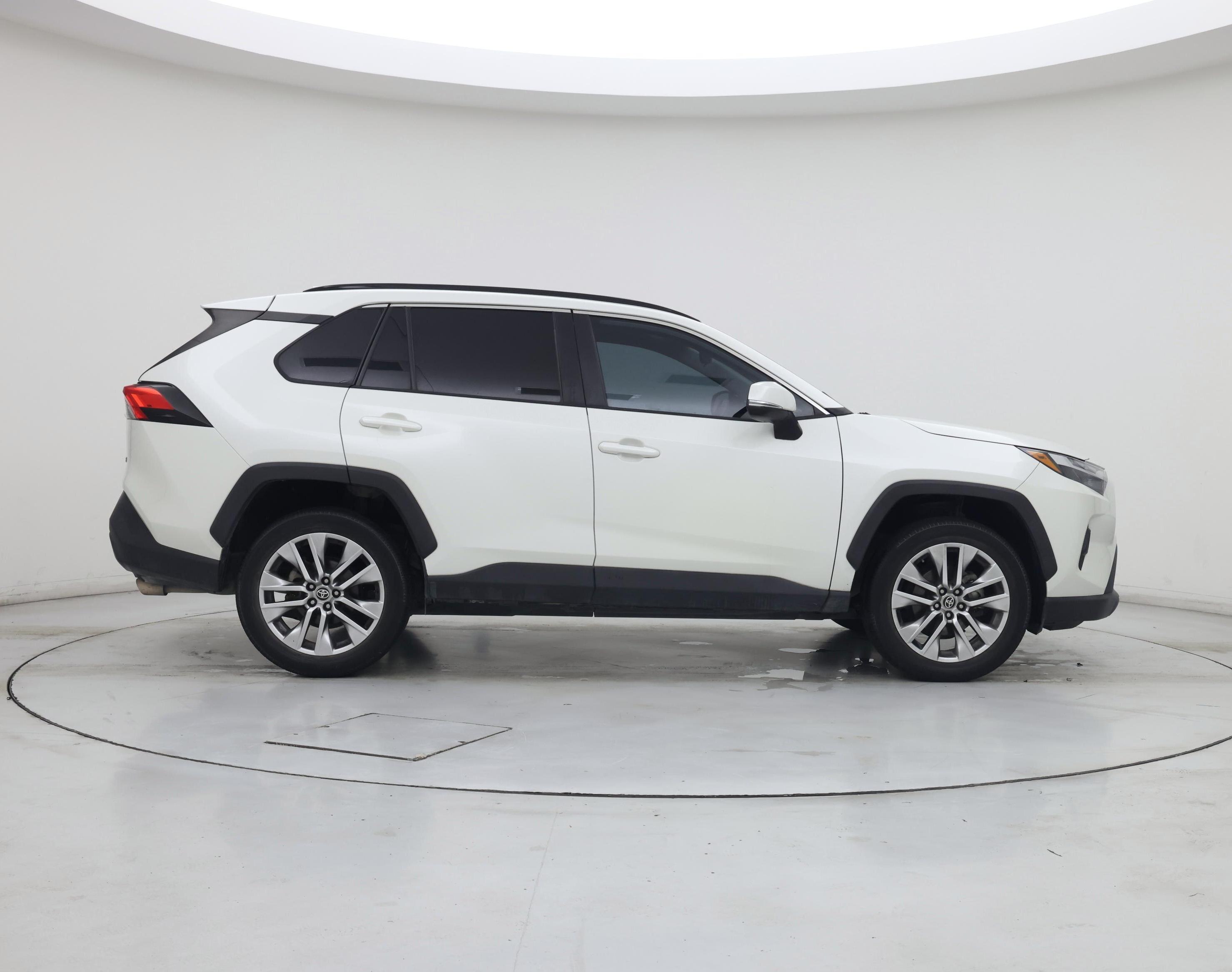 Thumbnail: 2022 Toyota RAV4 - 7