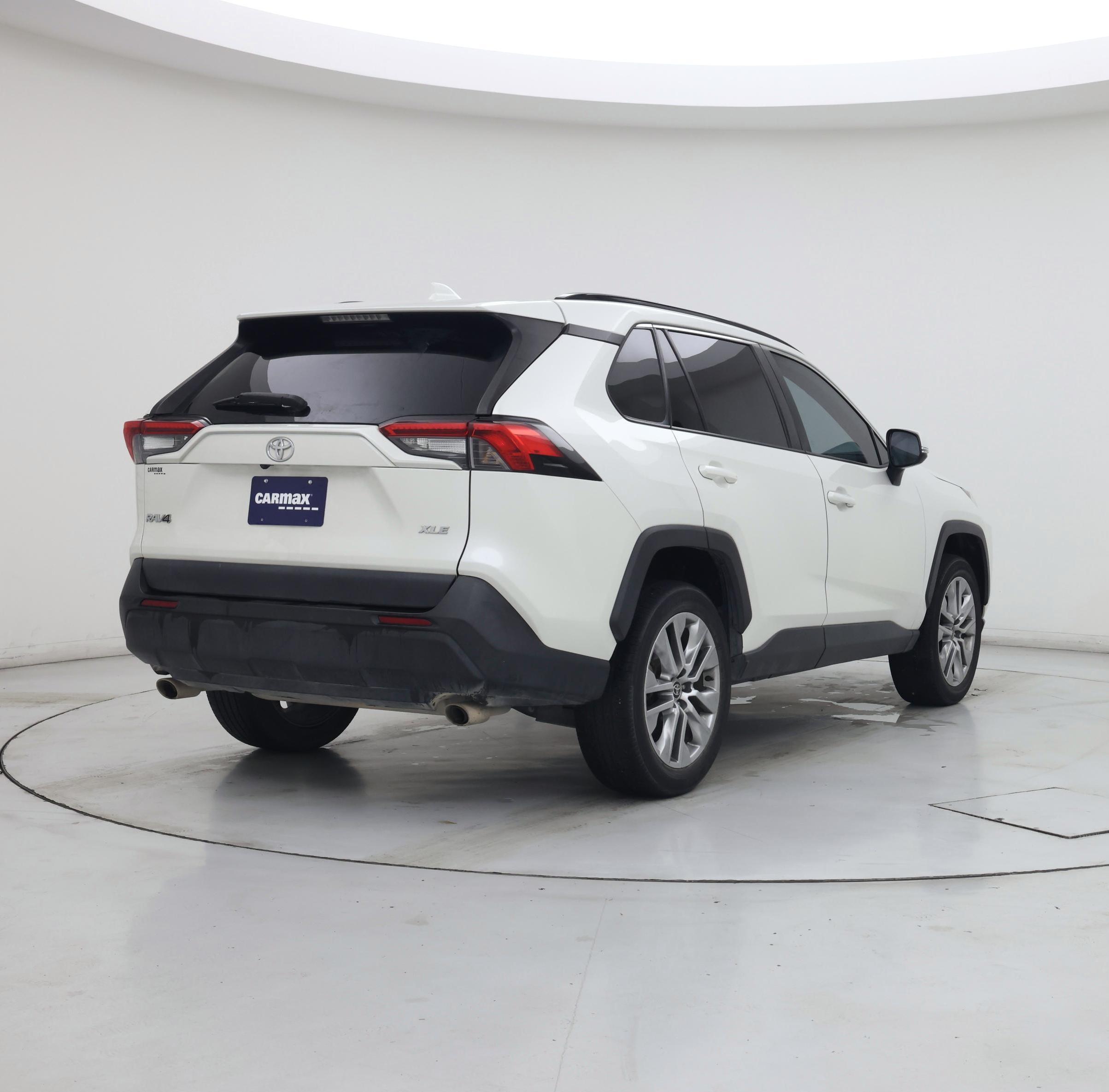Thumbnail: 2022 Toyota RAV4 - 8