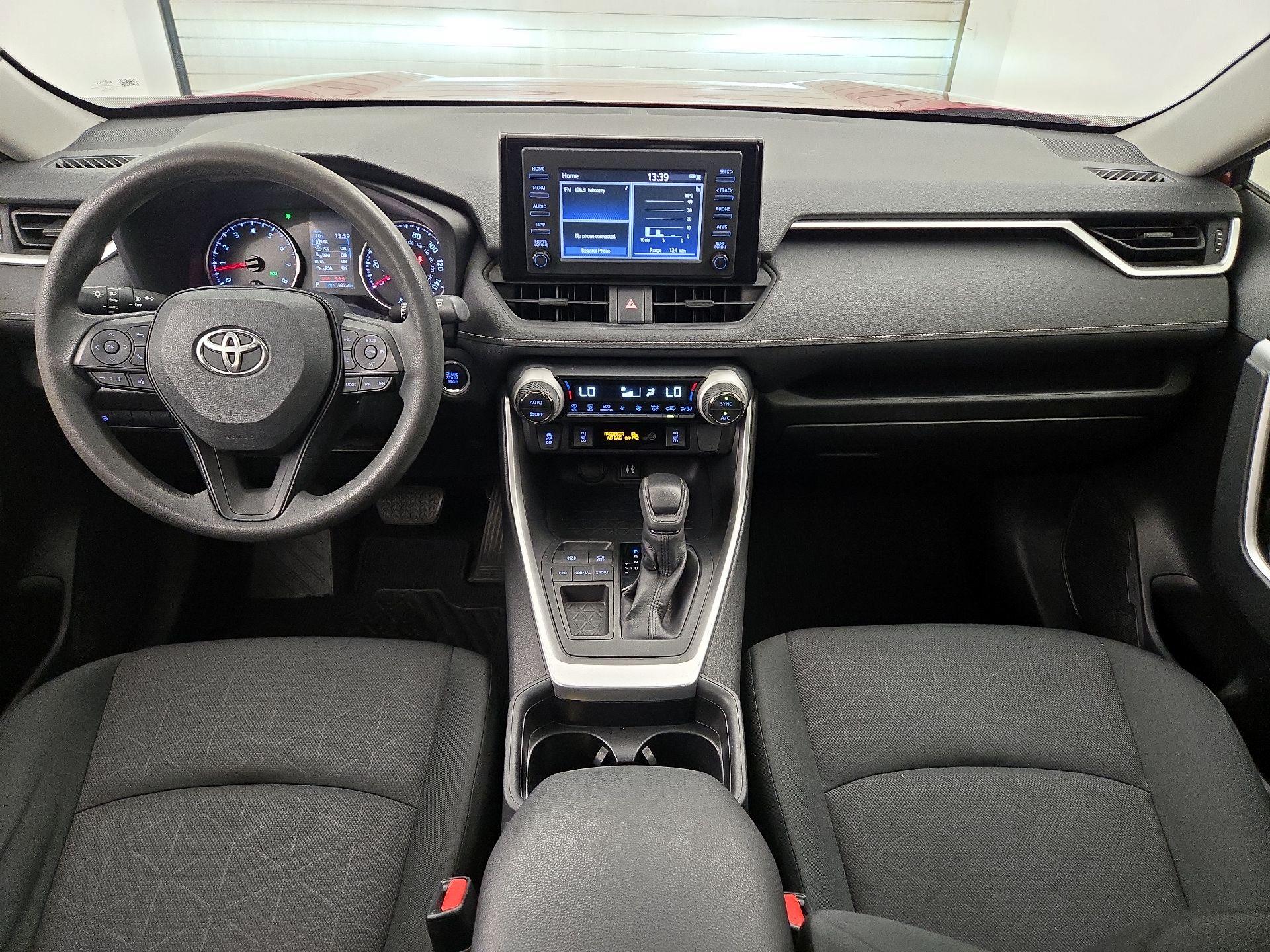 Thumbnail: 2019 Toyota RAV4 - 9