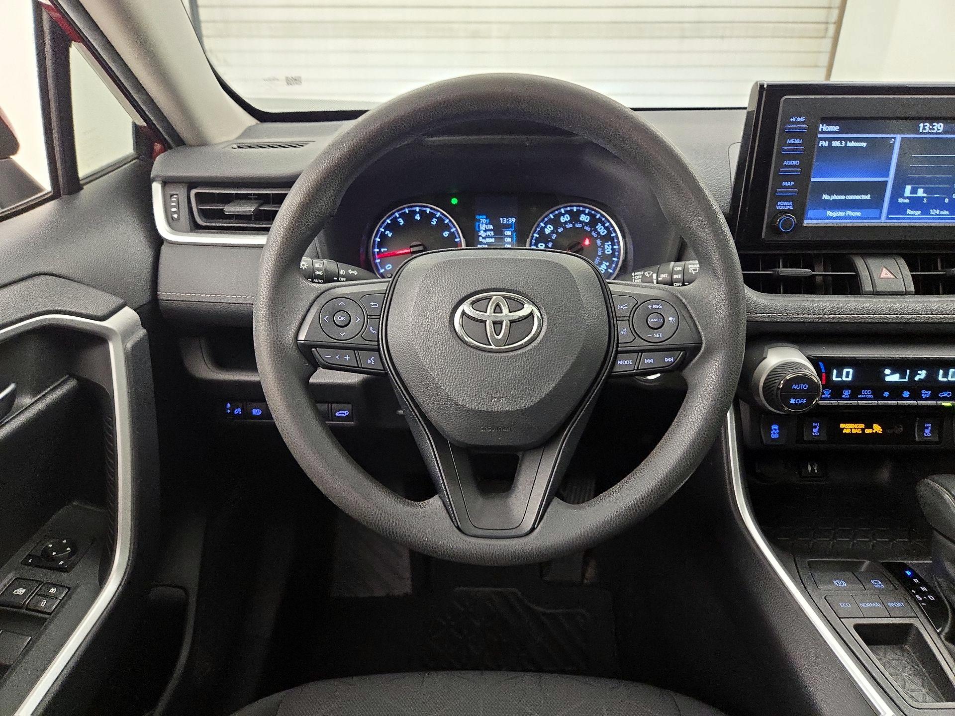 Thumbnail: 2019 Toyota RAV4 - 10