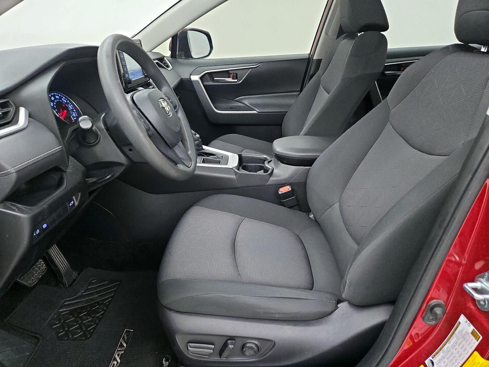 Thumbnail: 2019 Toyota RAV4 - 11