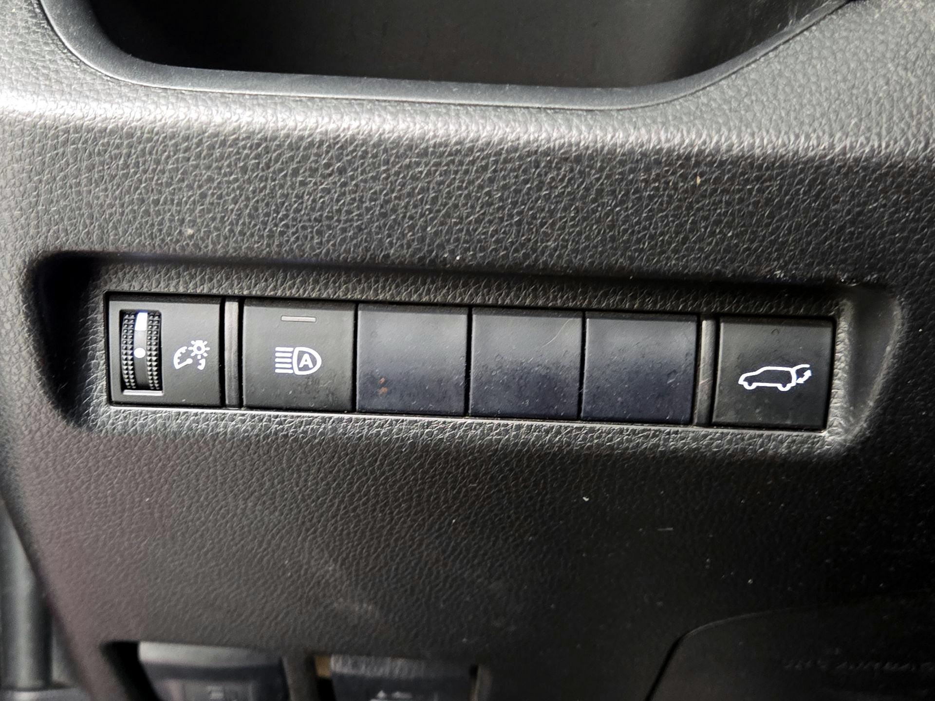 Thumbnail: 2019 Toyota RAV4 - 13