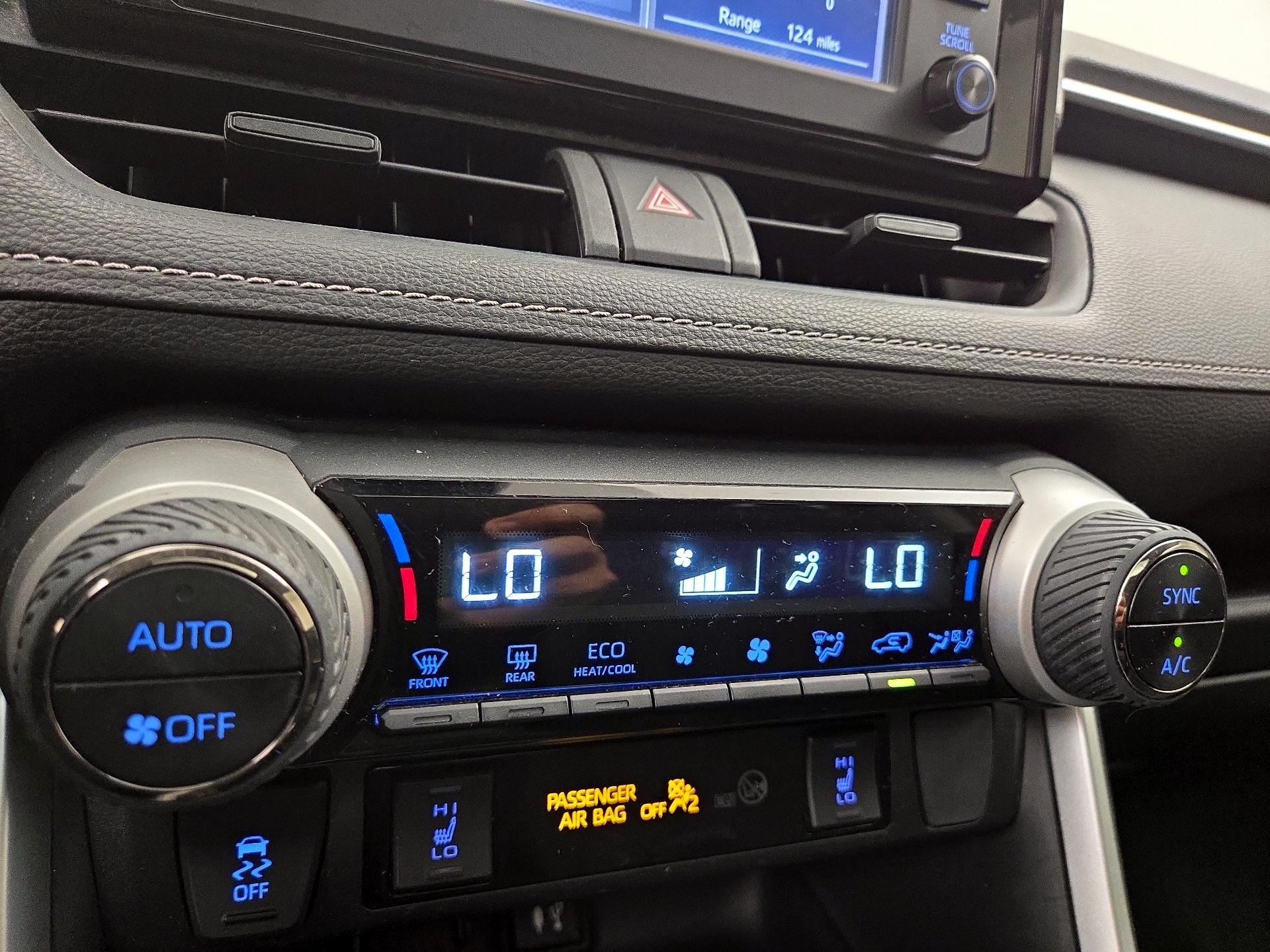 Thumbnail: 2019 Toyota RAV4 - 16