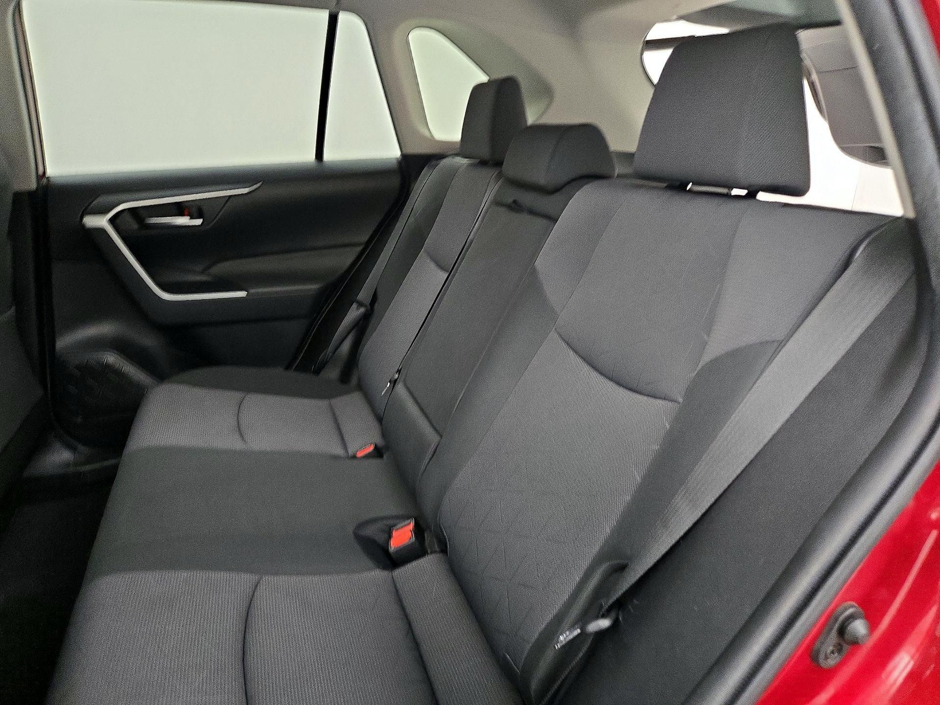 Thumbnail: 2019 Toyota RAV4 - 20