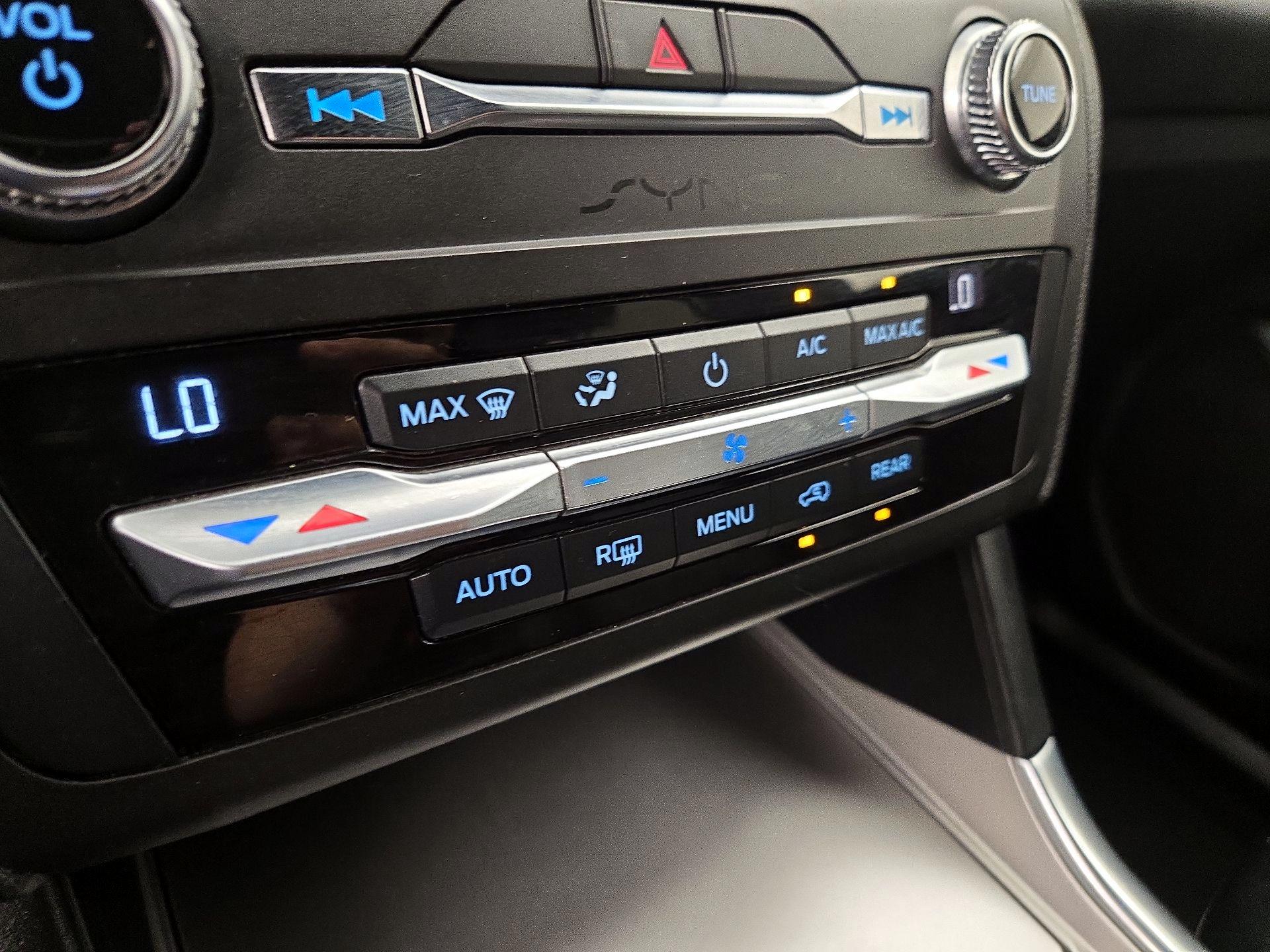 Thumbnail: 2020 Ford Explorer - 16