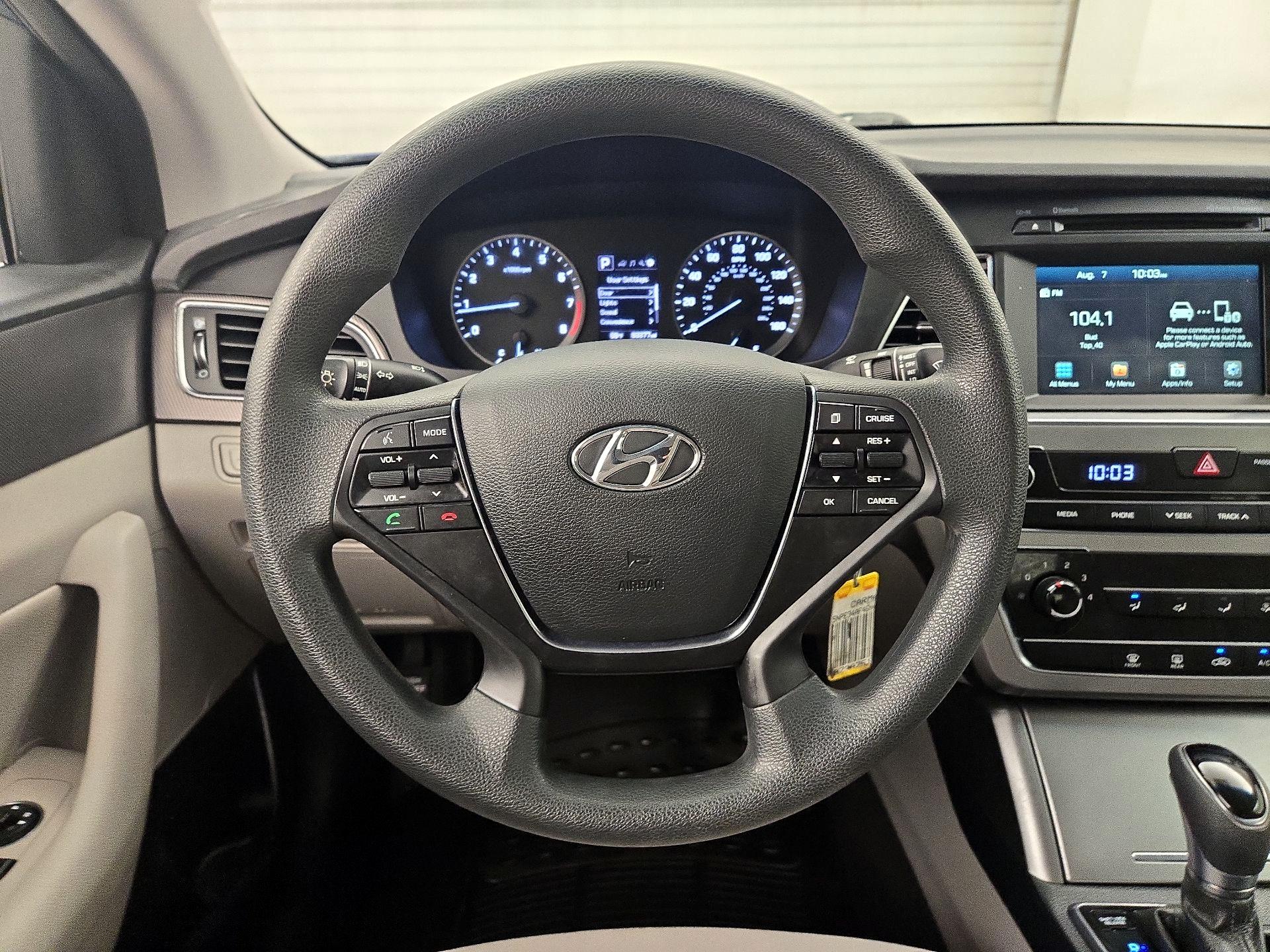 Thumbnail: 2016 Hyundai Sonata - 10