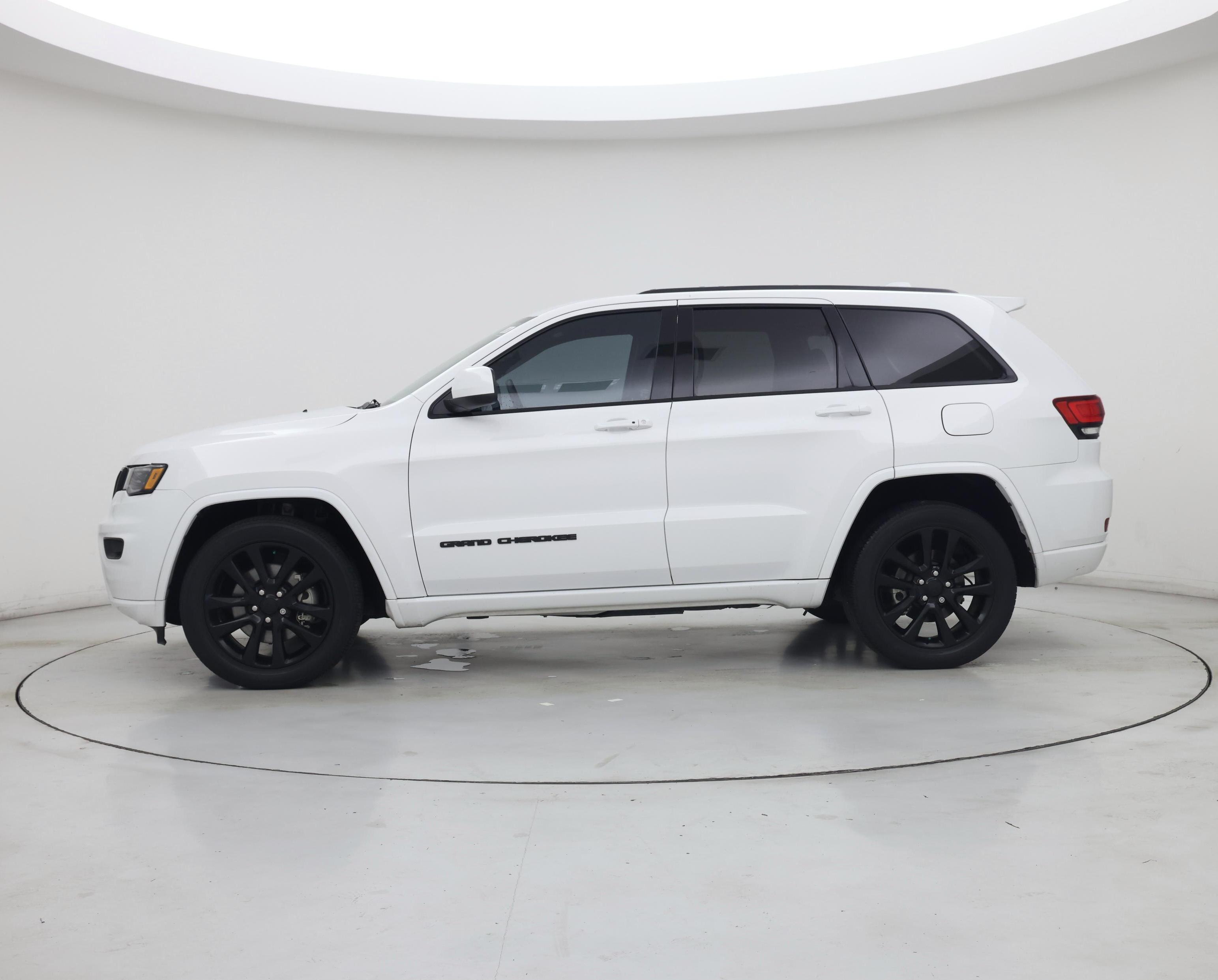 Thumbnail: 2021 Jeep Grand Cherokee - 3