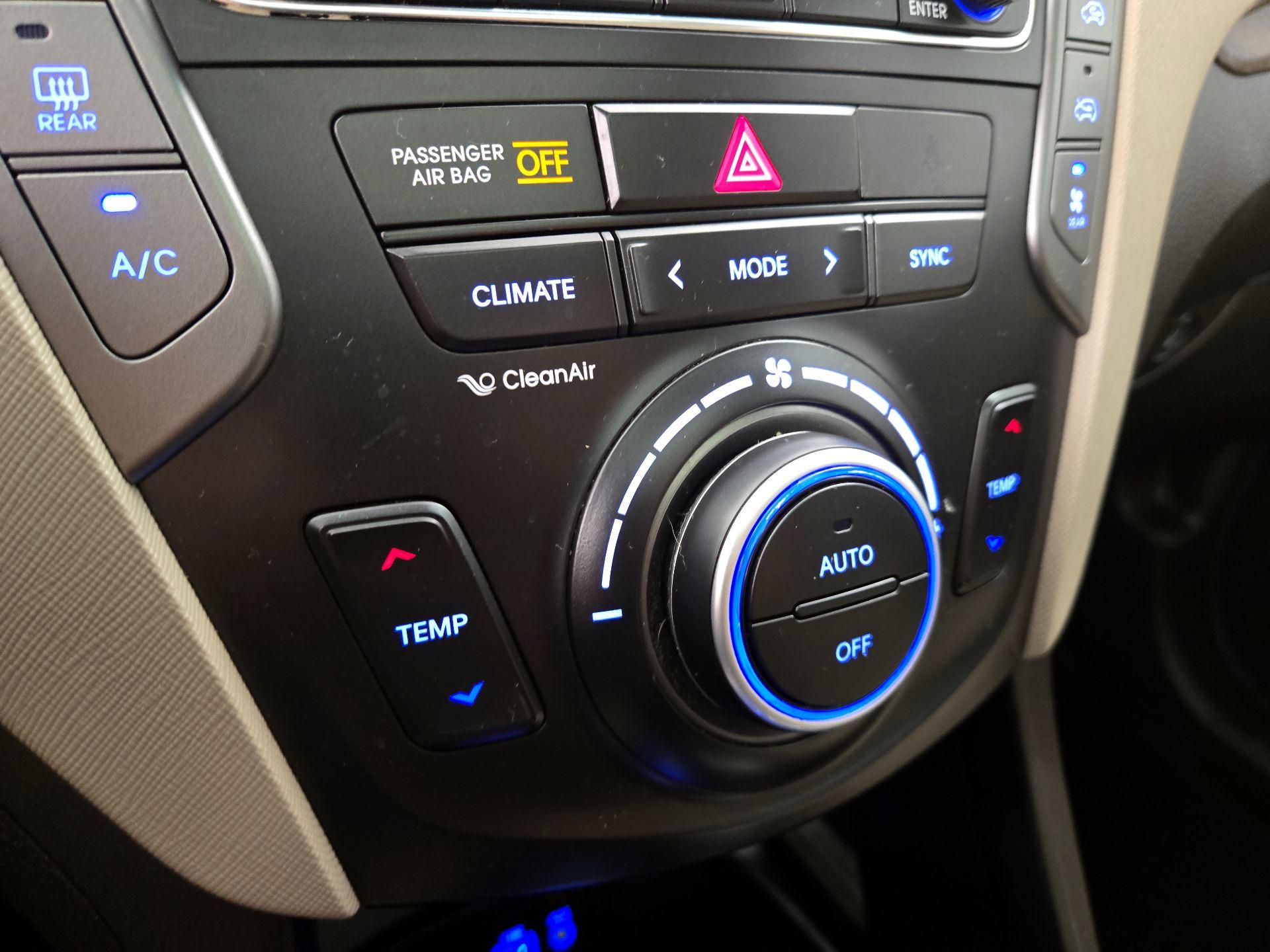 Thumbnail: 2018 Hyundai Santa Fe - 17