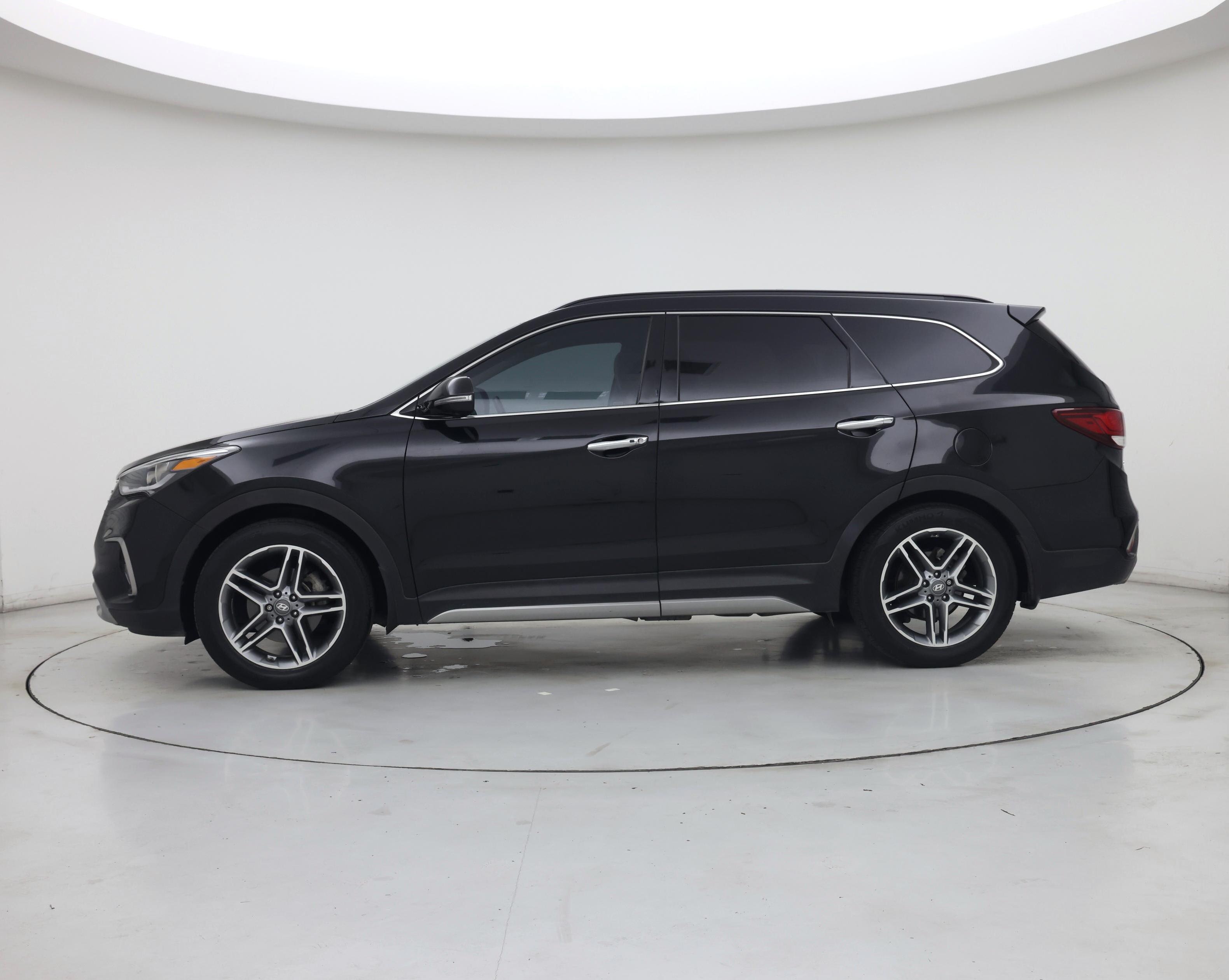 Thumbnail: 2018 Hyundai Santa Fe - 3