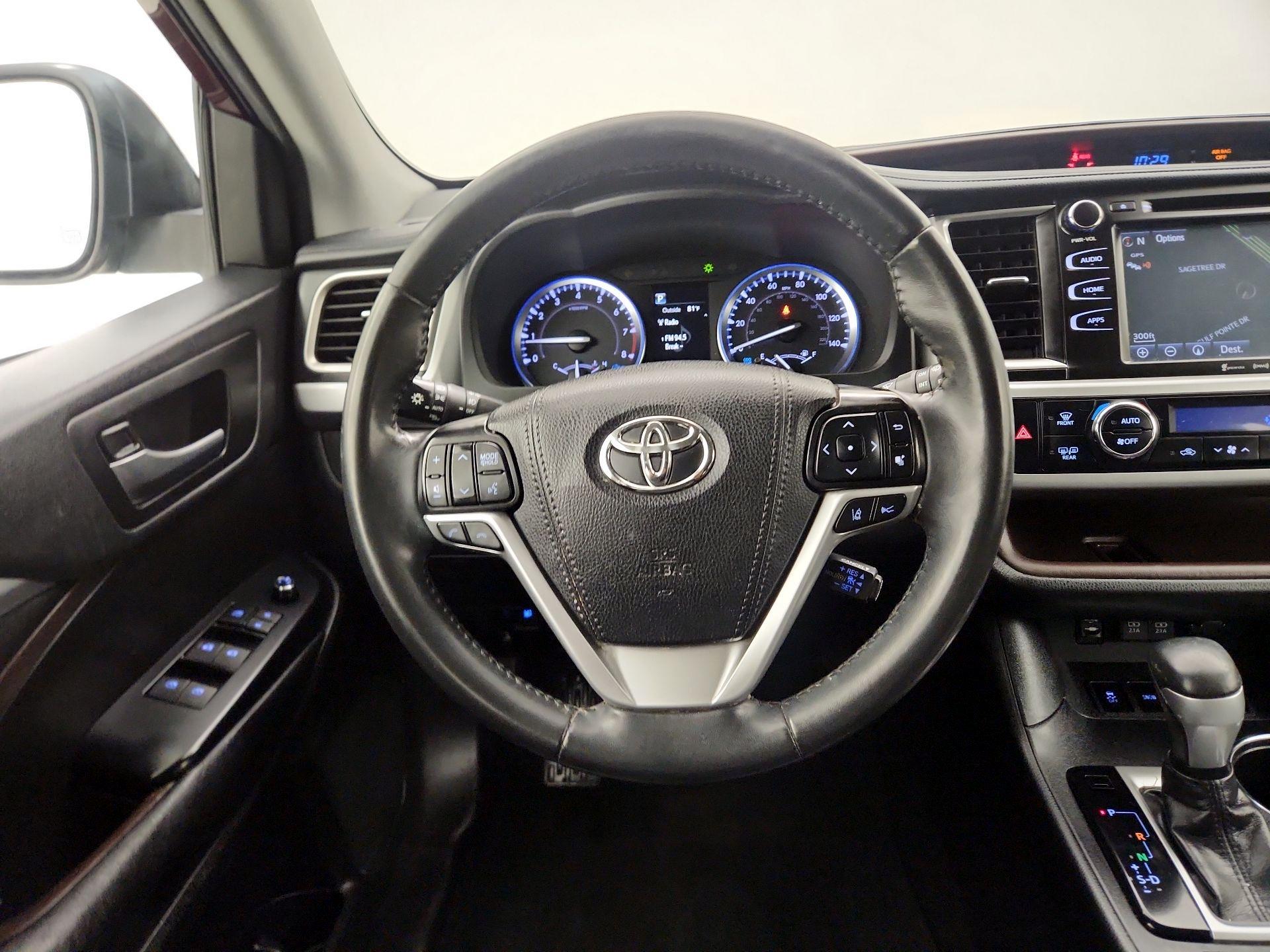 Thumbnail: 2019 Toyota Highlander - 10