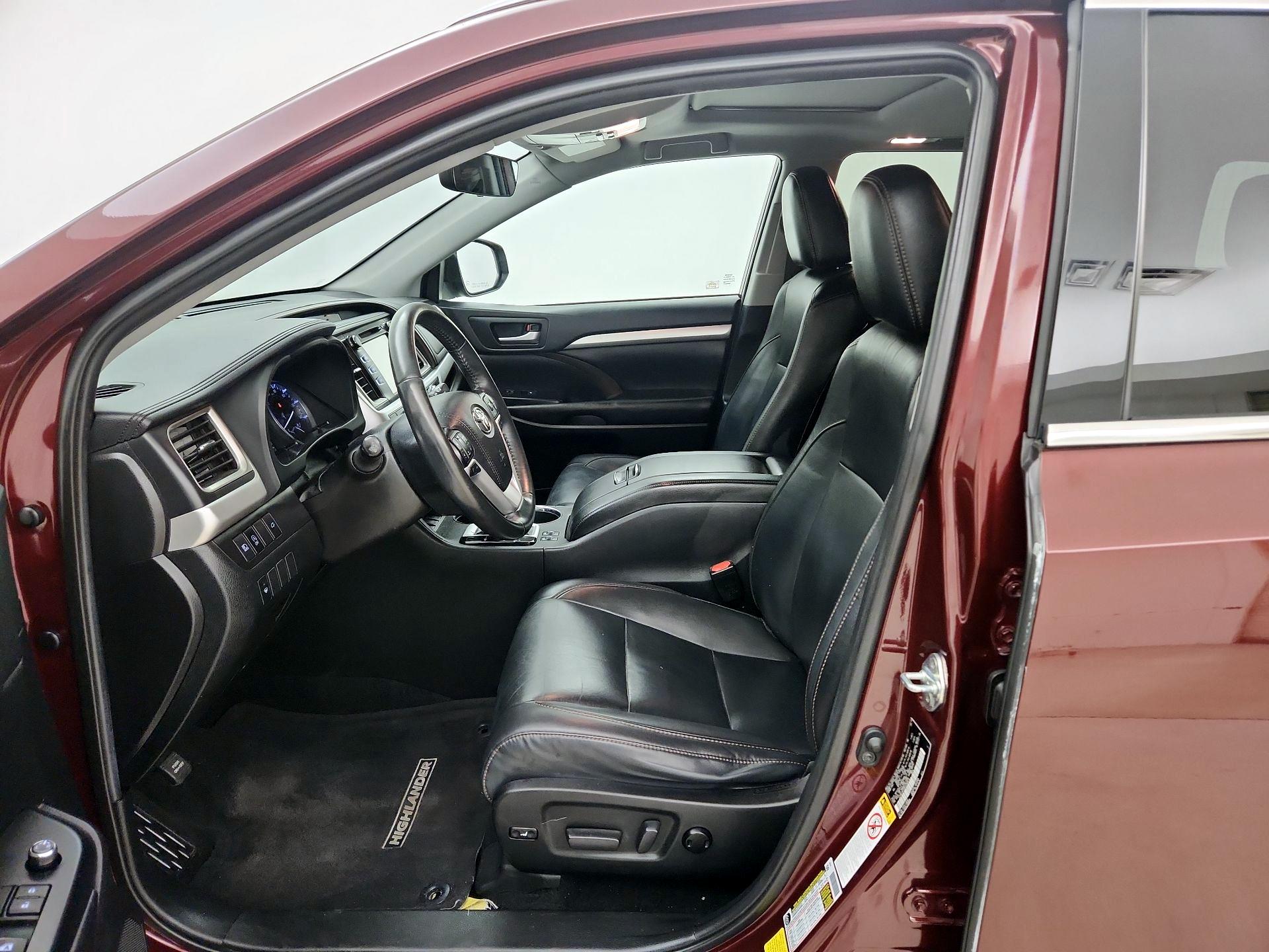 Thumbnail: 2019 Toyota Highlander - 11
