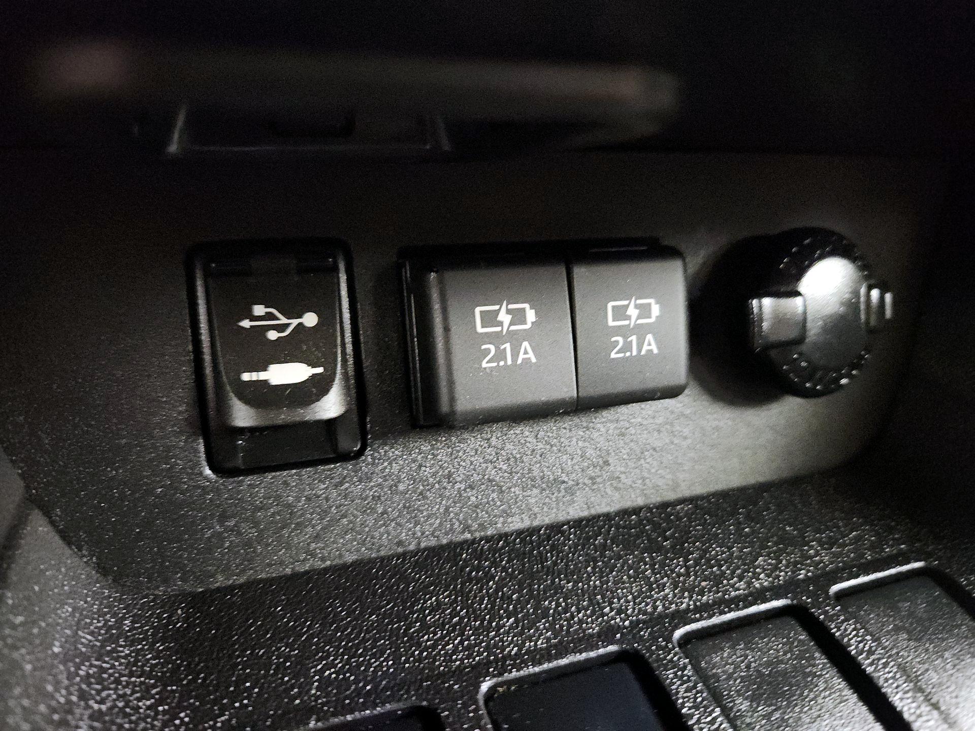 Thumbnail: 2019 Toyota Highlander - 19