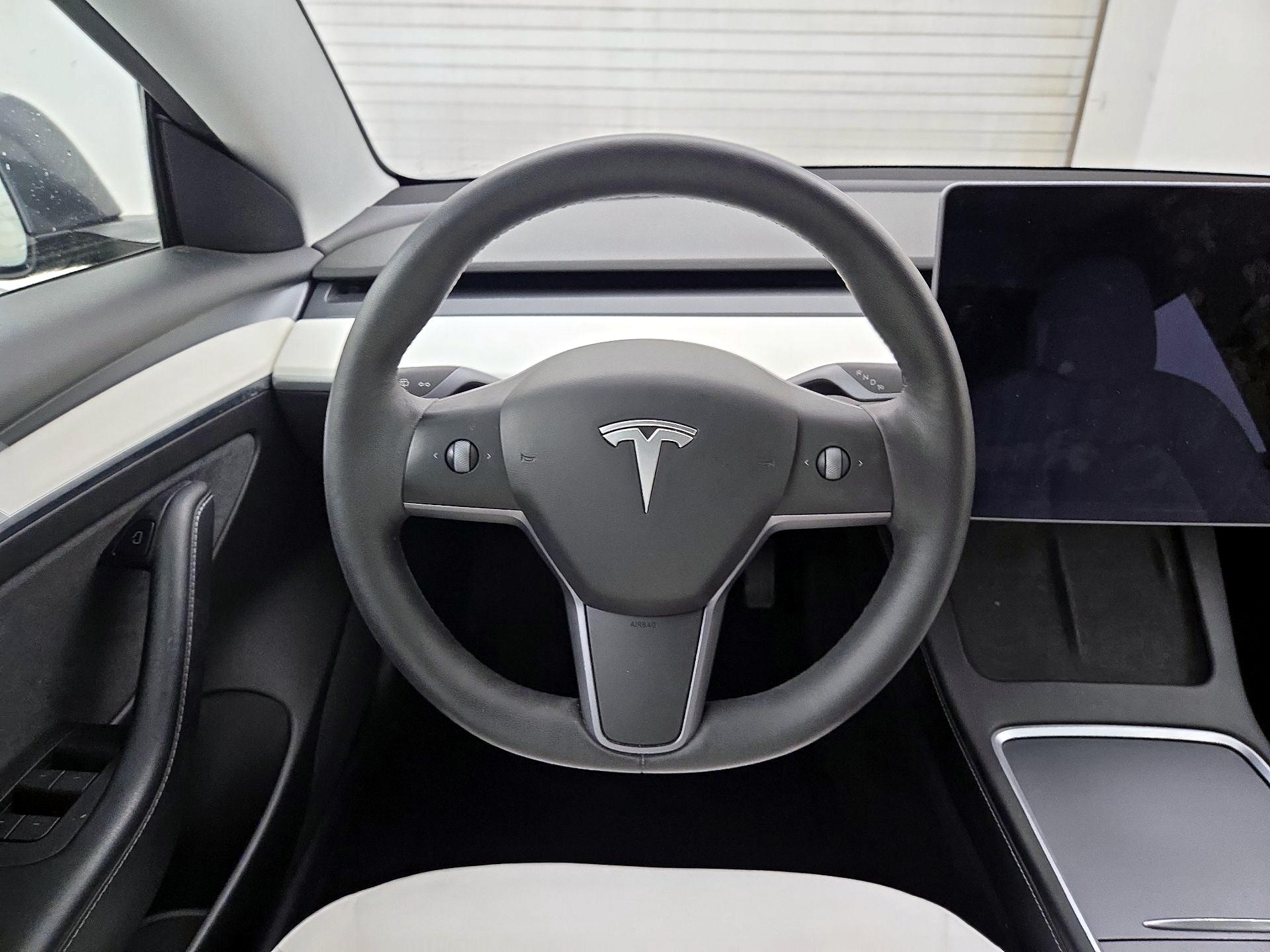 Thumbnail: 2021 Tesla Model 3 - 10