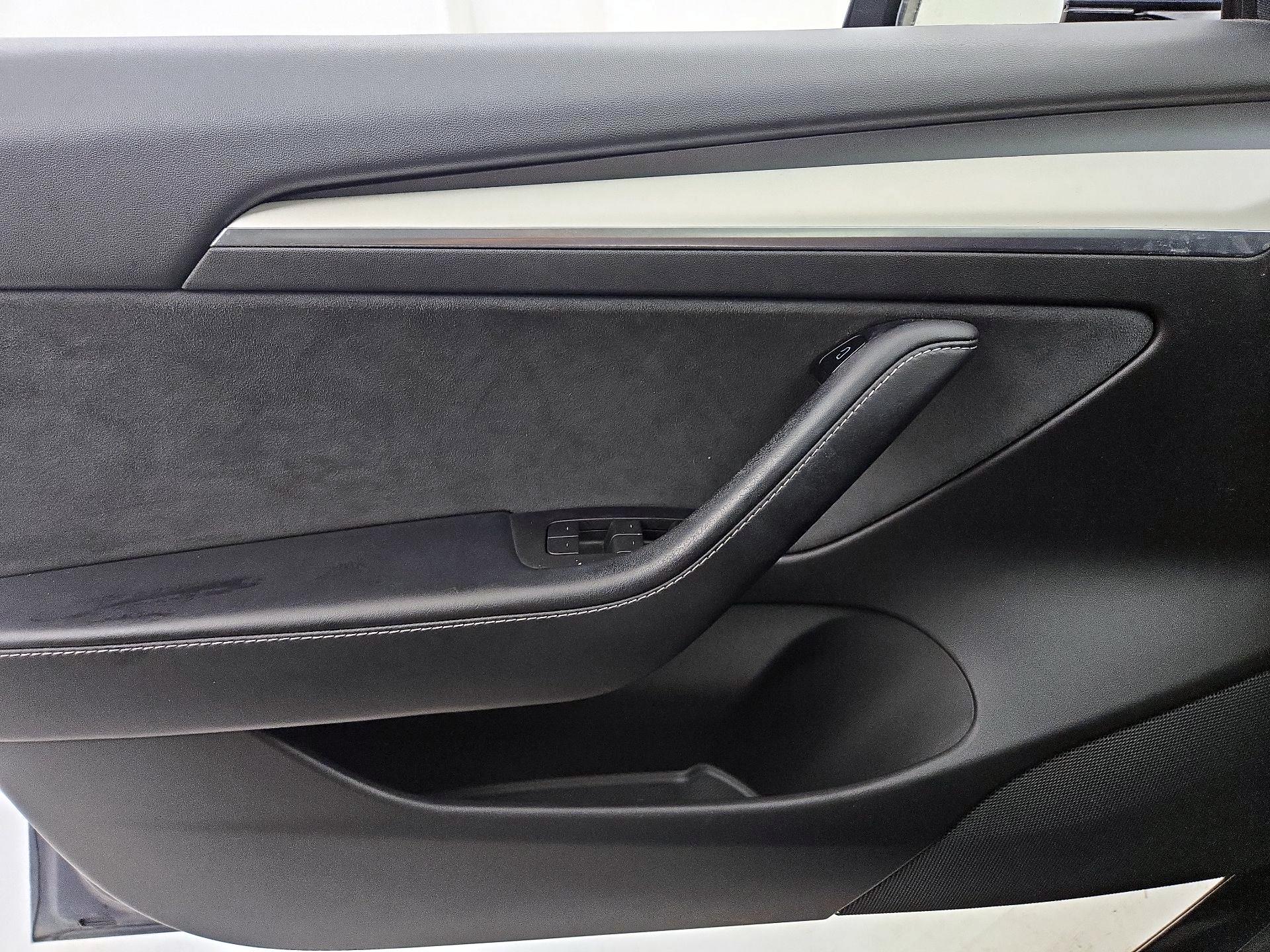 Thumbnail: 2021 Tesla Model 3 - 12