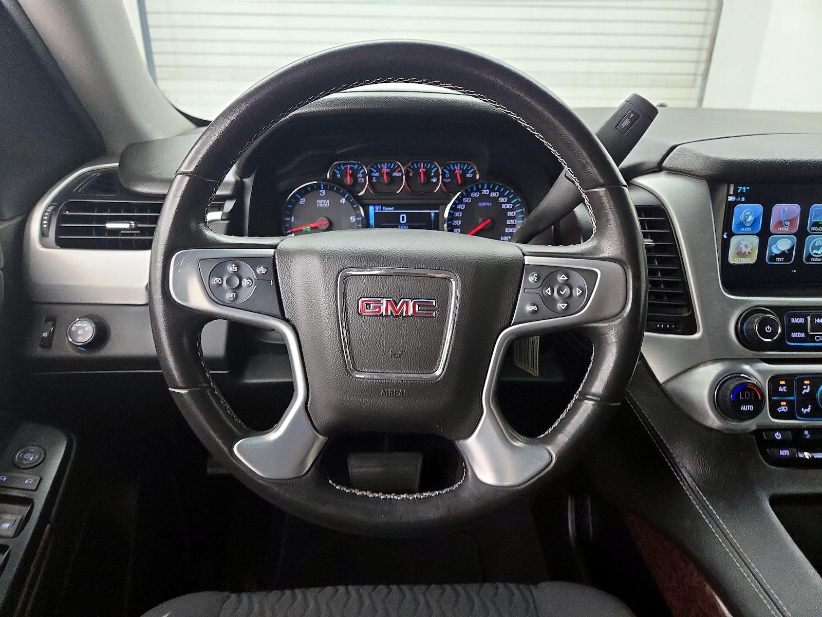 2020 GMC Yukon SLE - Photo 11