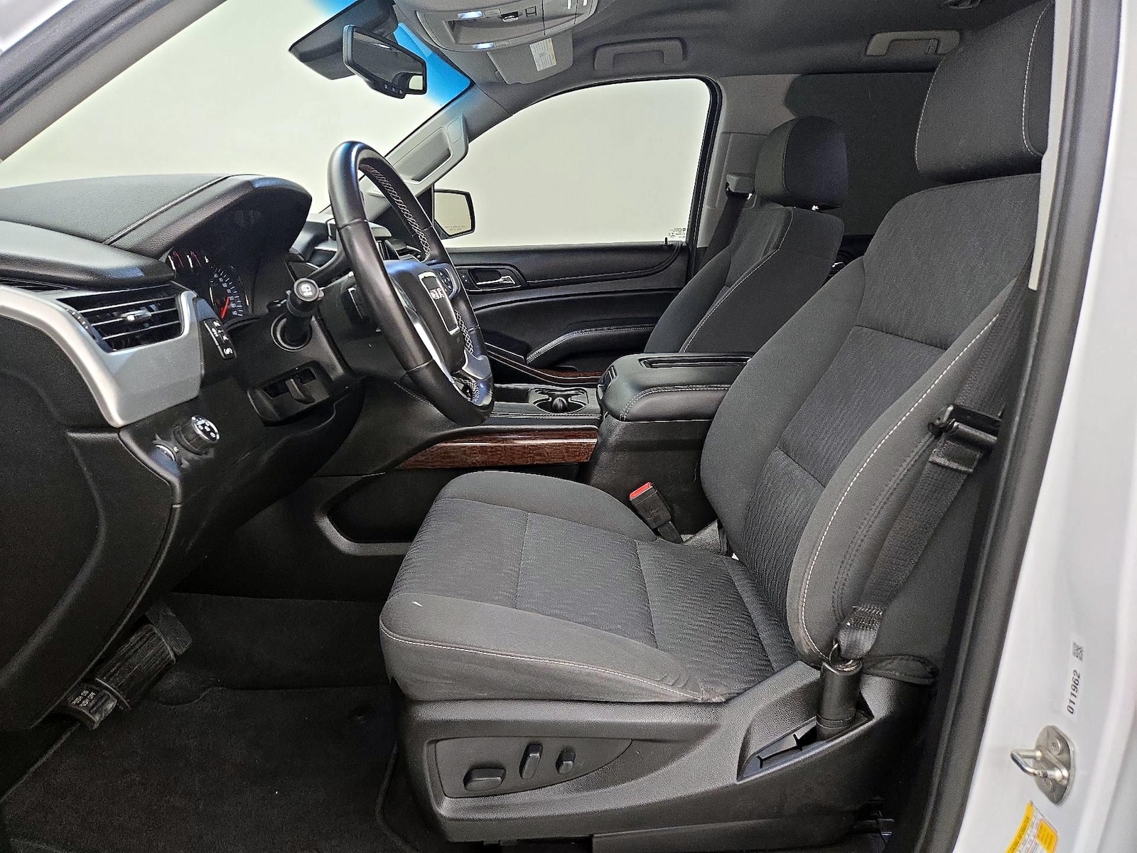 2020 GMC Yukon SLE - Photo 12