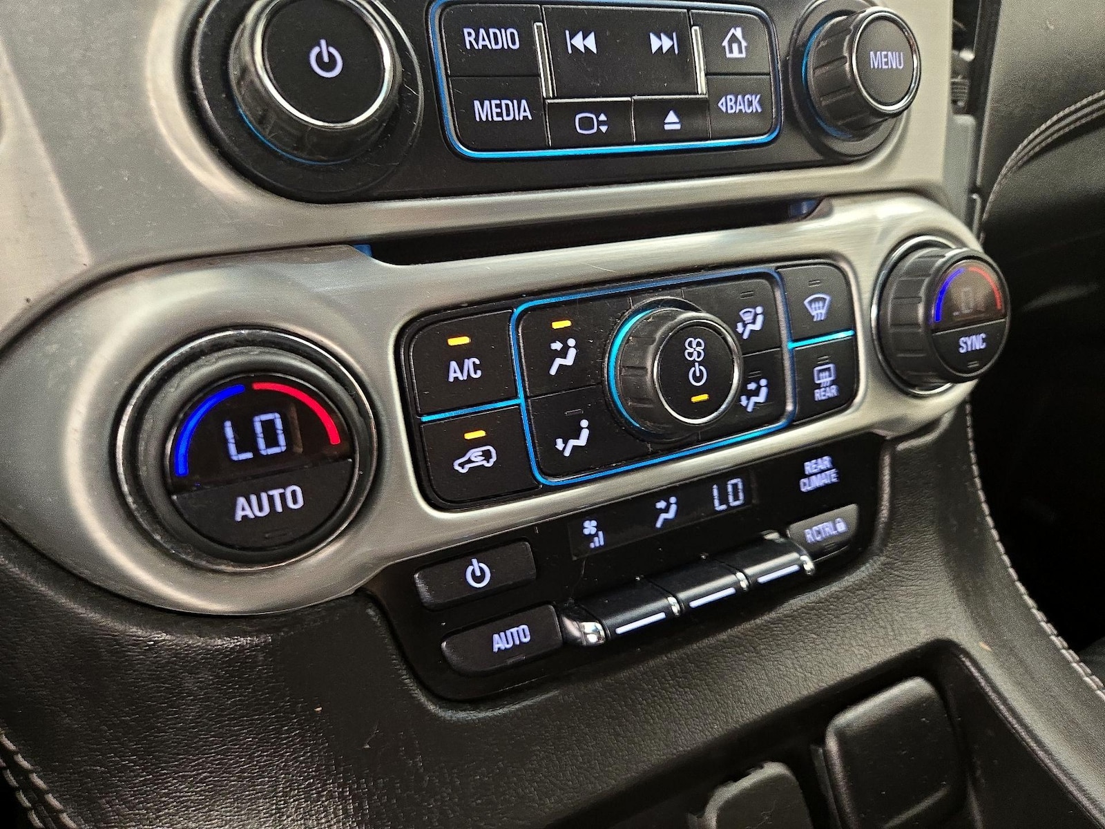 2020 GMC Yukon SLE - Photo 17