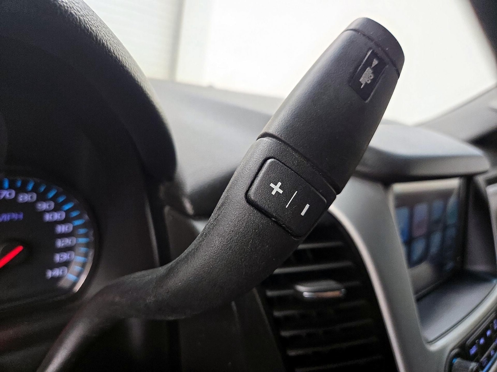 2020 GMC Yukon SLE - Photo 18