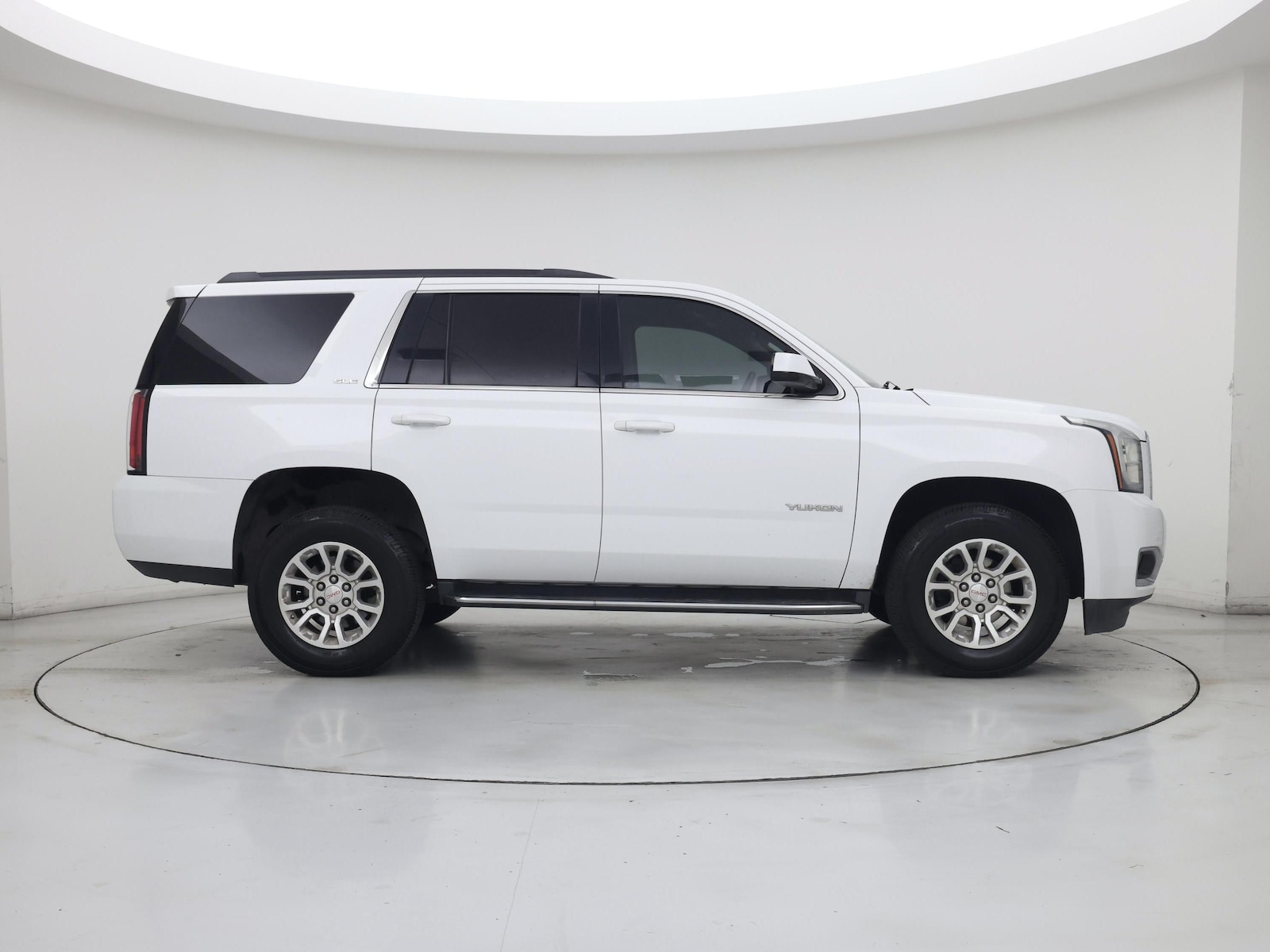 2020 GMC Yukon SLE - Photo 8