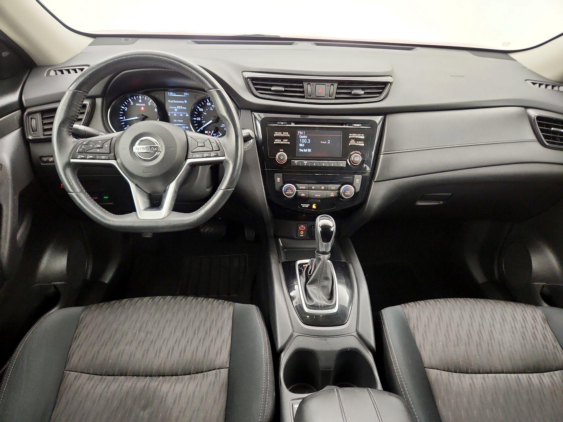 Thumbnail: 2017 Nissan Rogue - 9