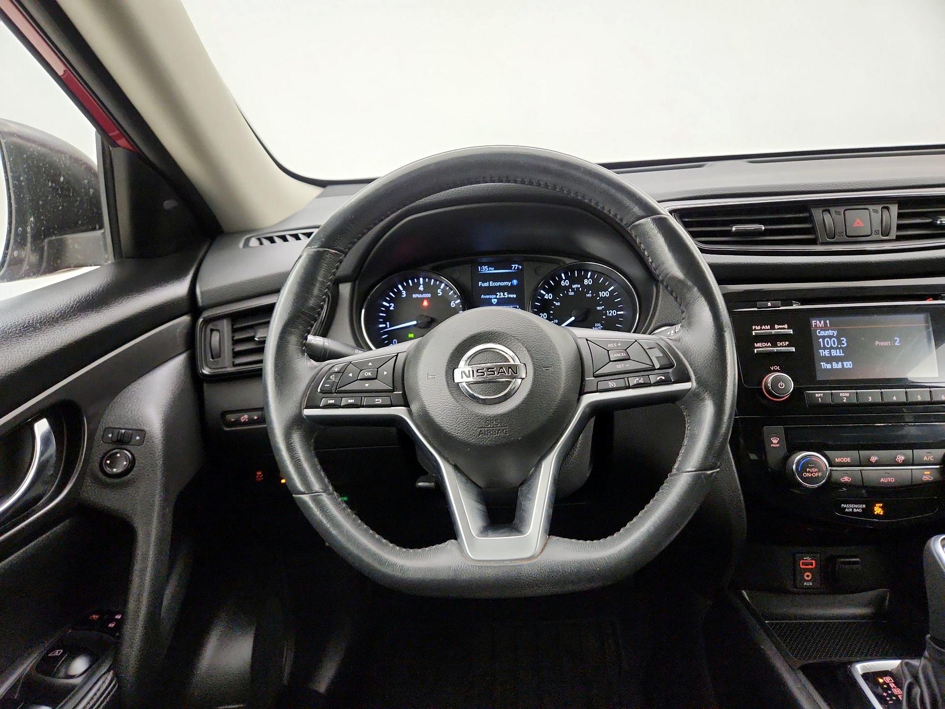 Thumbnail: 2017 Nissan Rogue - 10