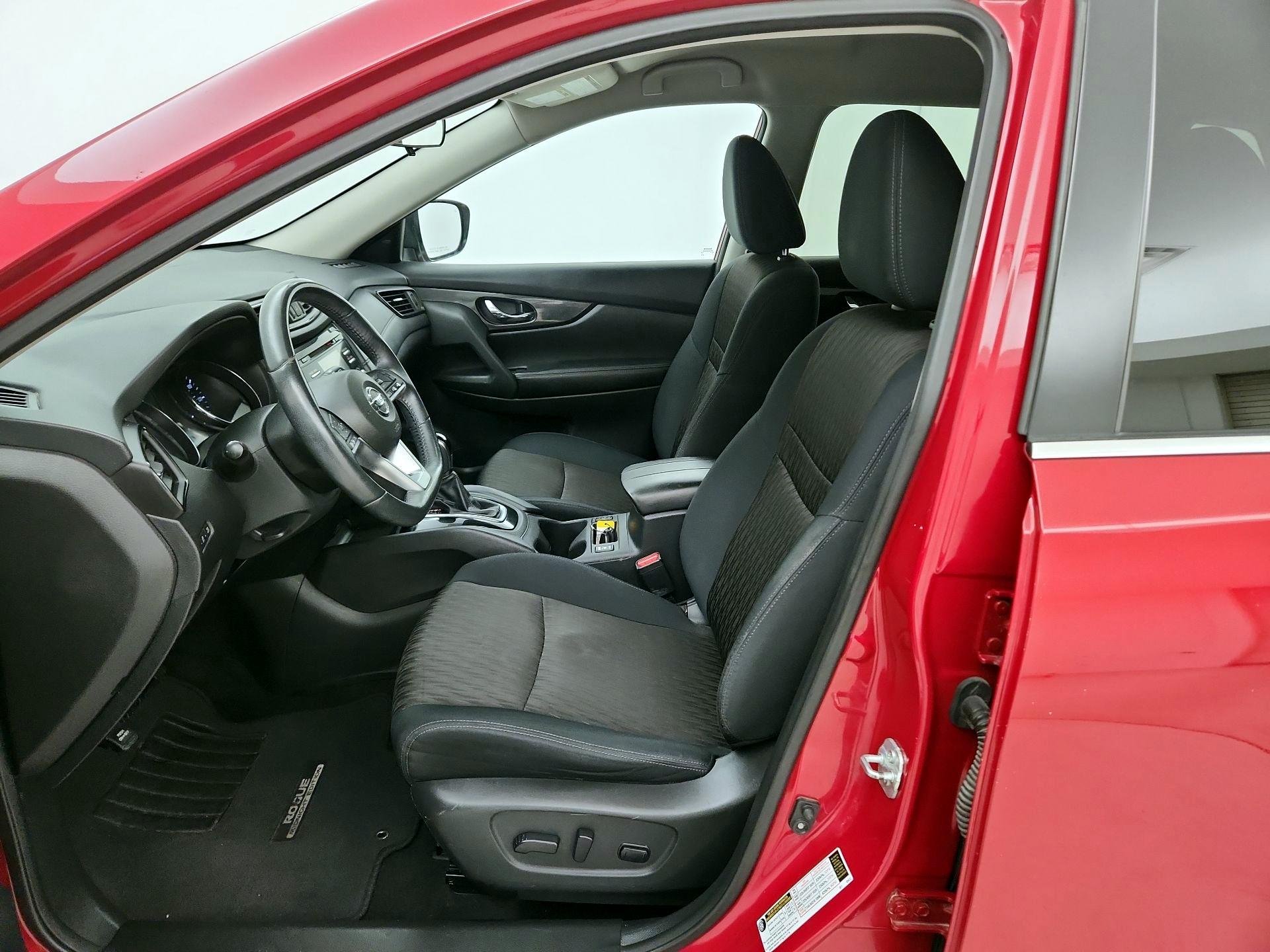 Thumbnail: 2017 Nissan Rogue - 11