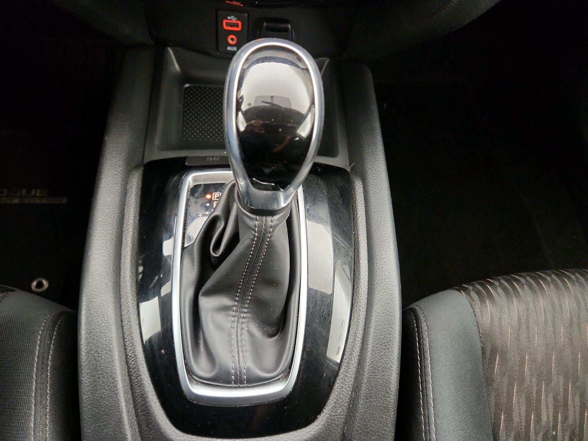 Thumbnail: 2017 Nissan Rogue - 17