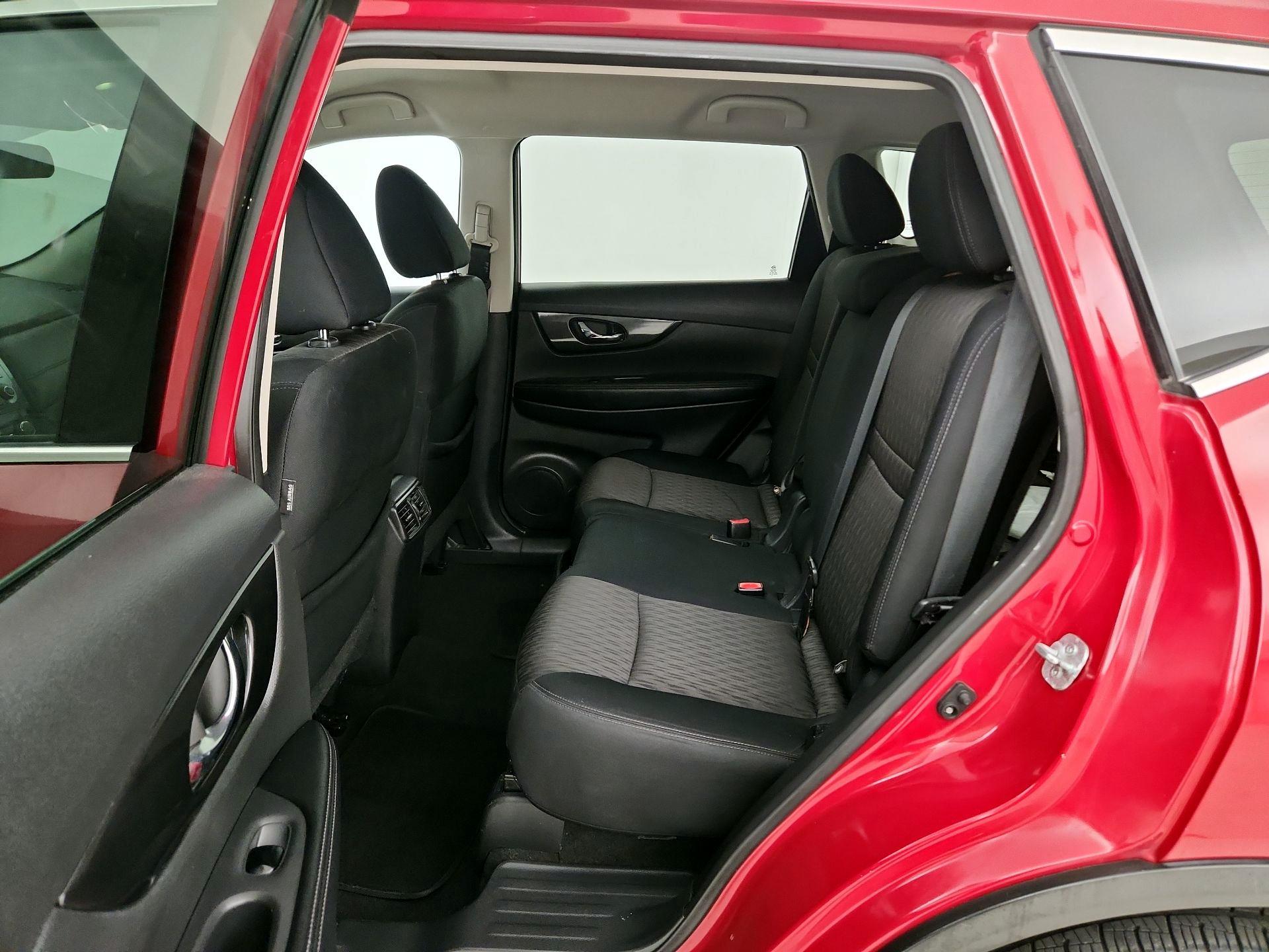 Thumbnail: 2017 Nissan Rogue - 19