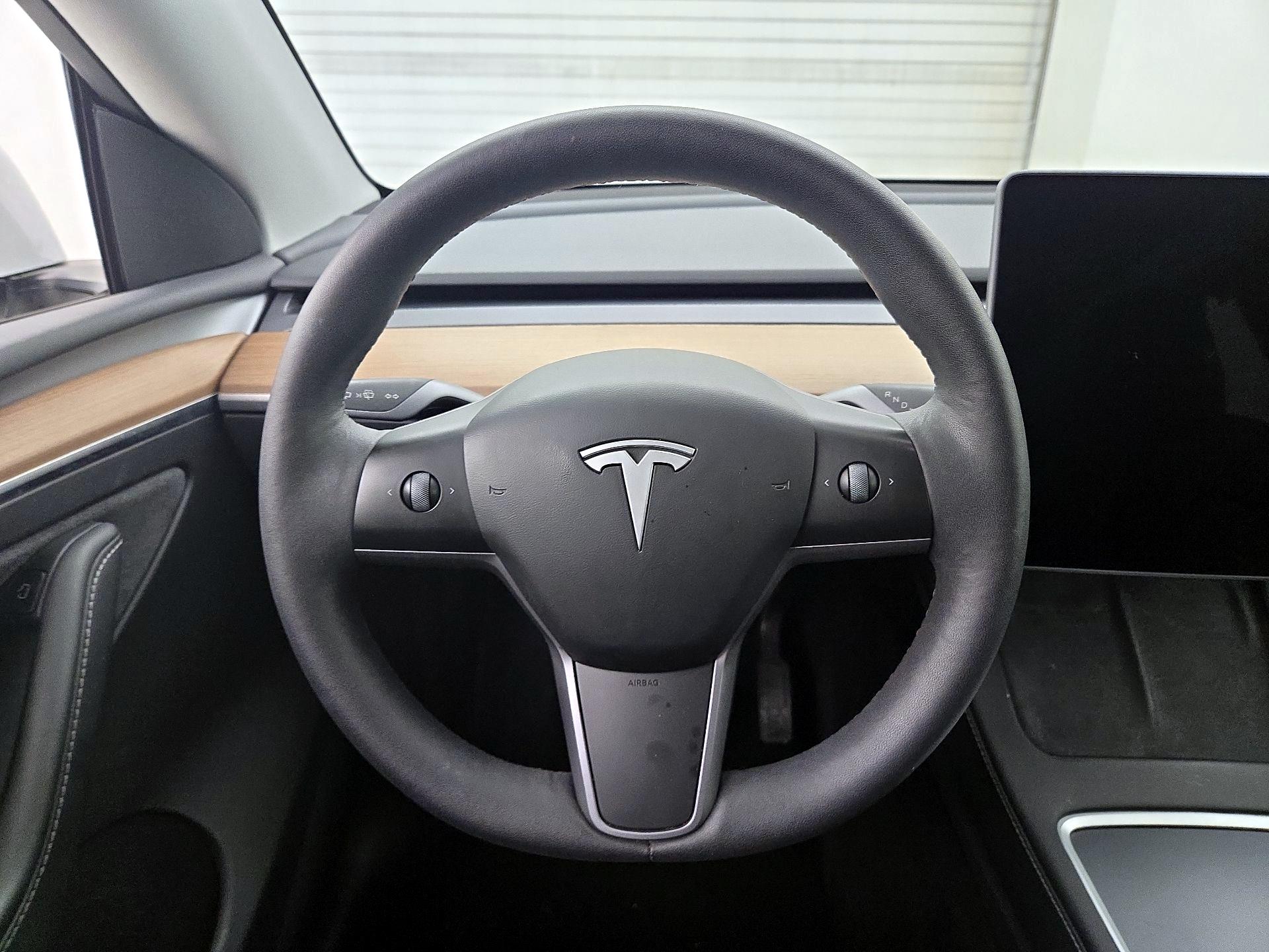 Thumbnail: 2023 Tesla Model Y - 10