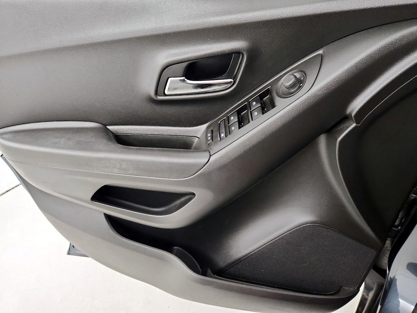 2021 Chevrolet Trax LS - Photo 13