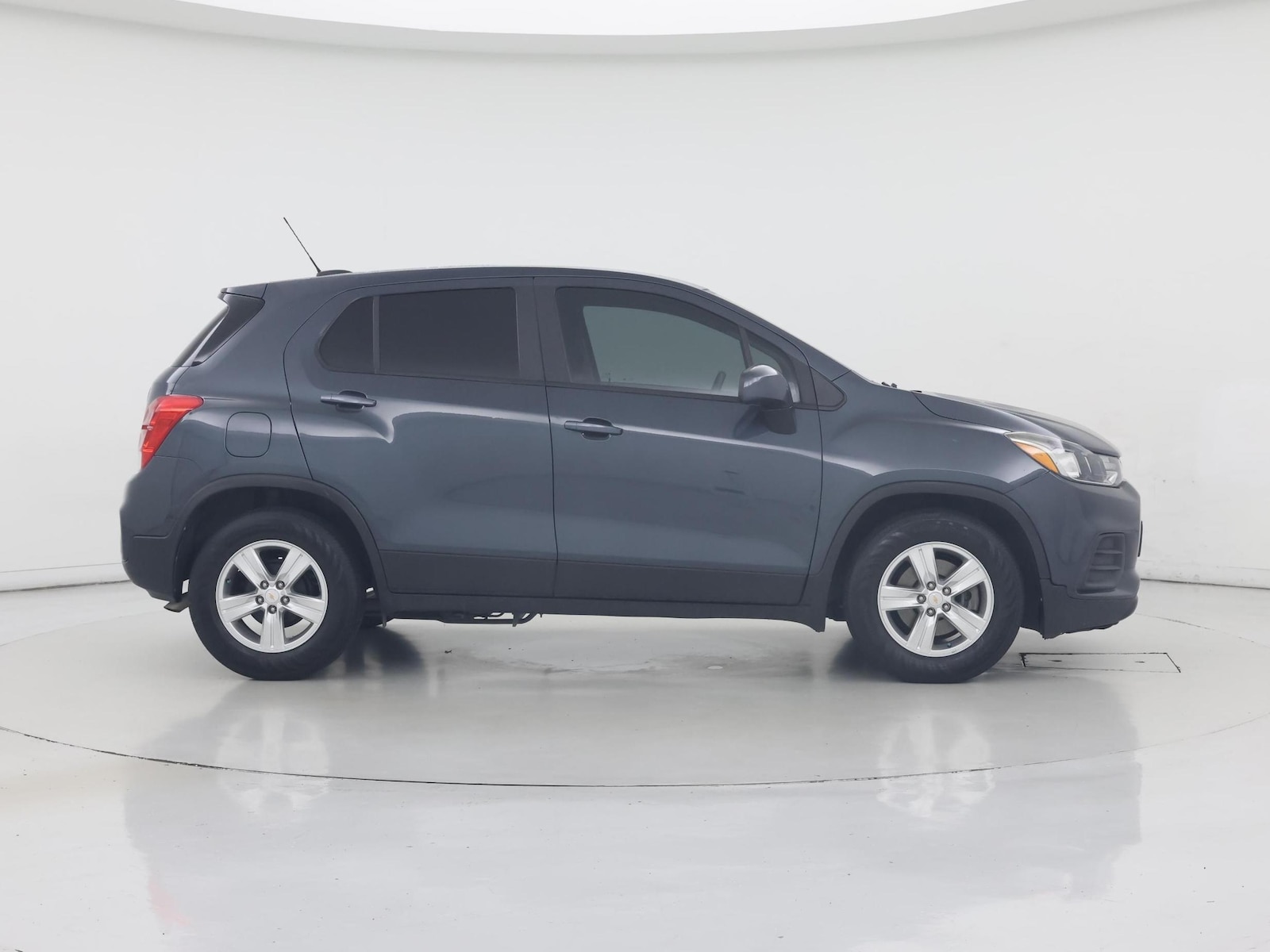 2021 Chevrolet Trax LS - Photo 8