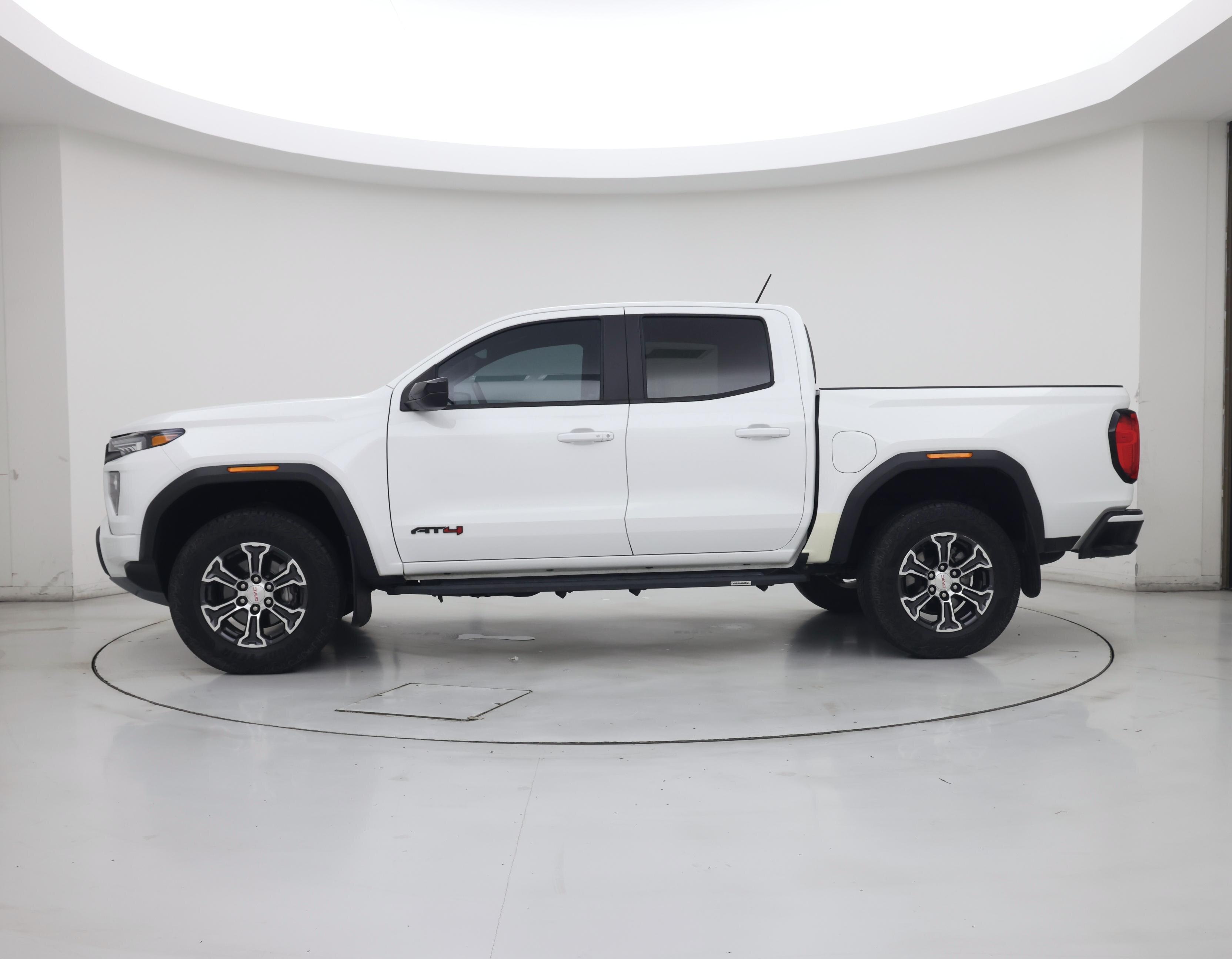Thumbnail: 2024 GMC Canyon - 3