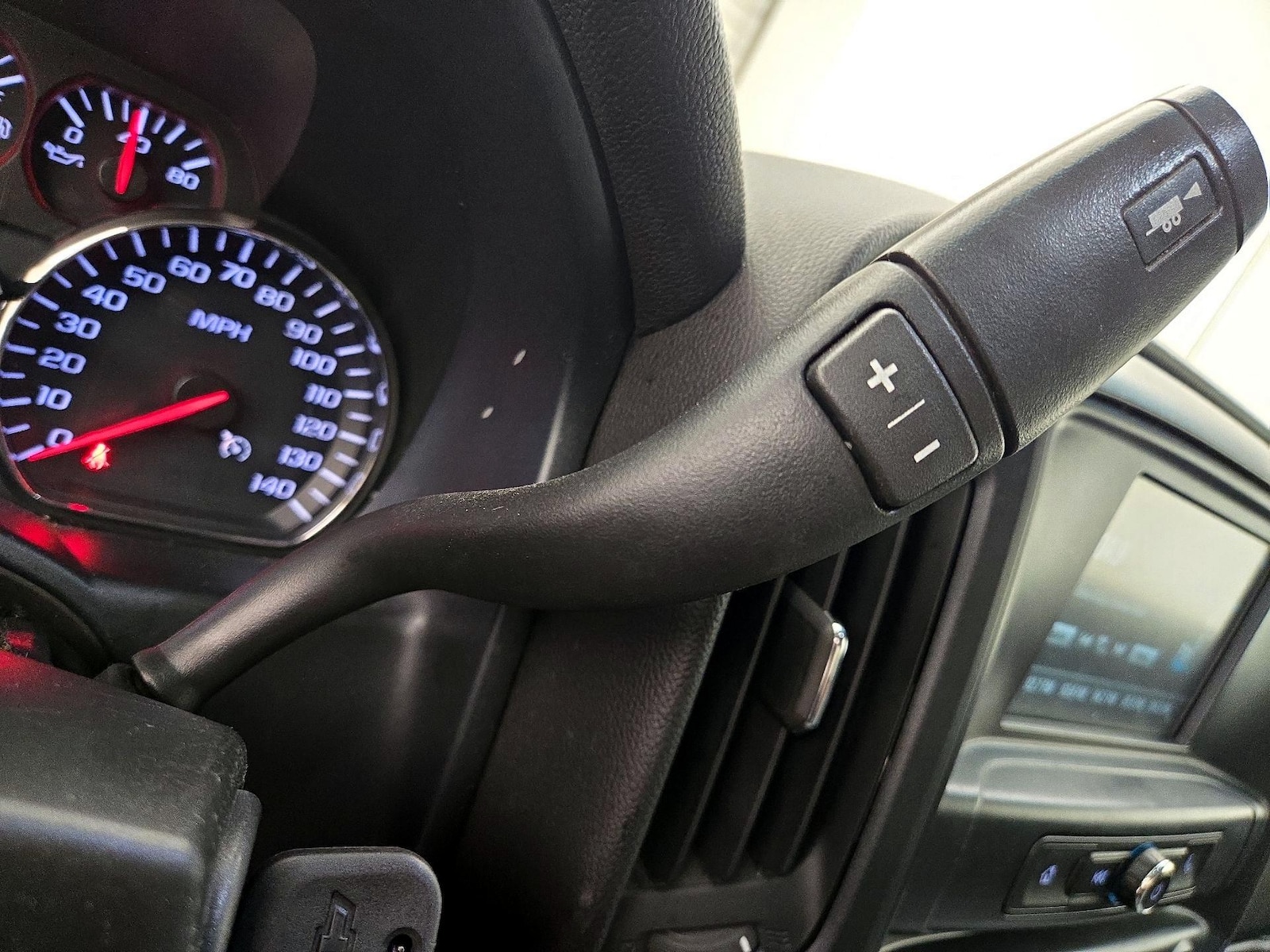 2018 Chevrolet Silverado 1500 Custom - Photo 18