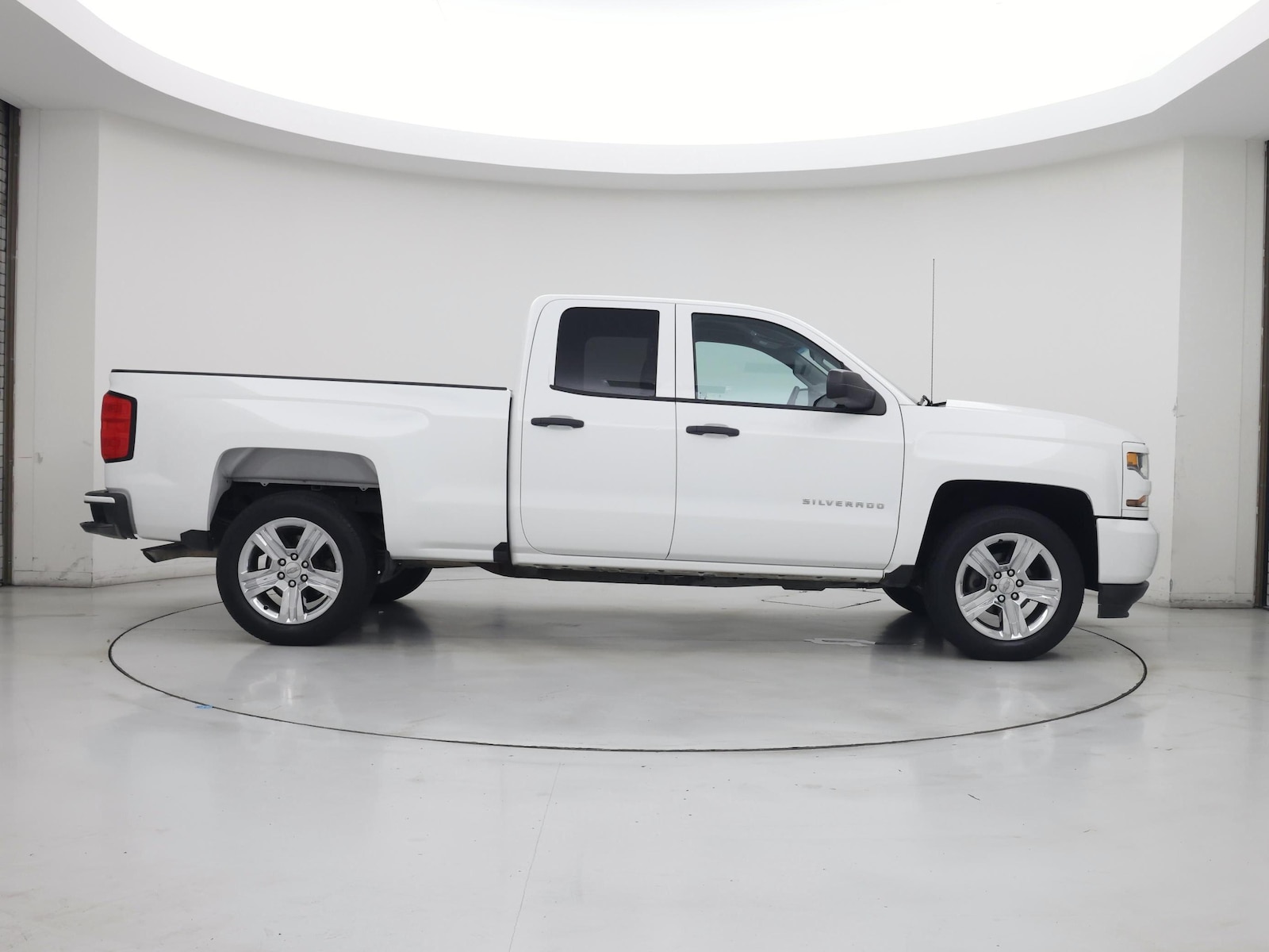2018 Chevrolet Silverado 1500 Custom - Photo 8