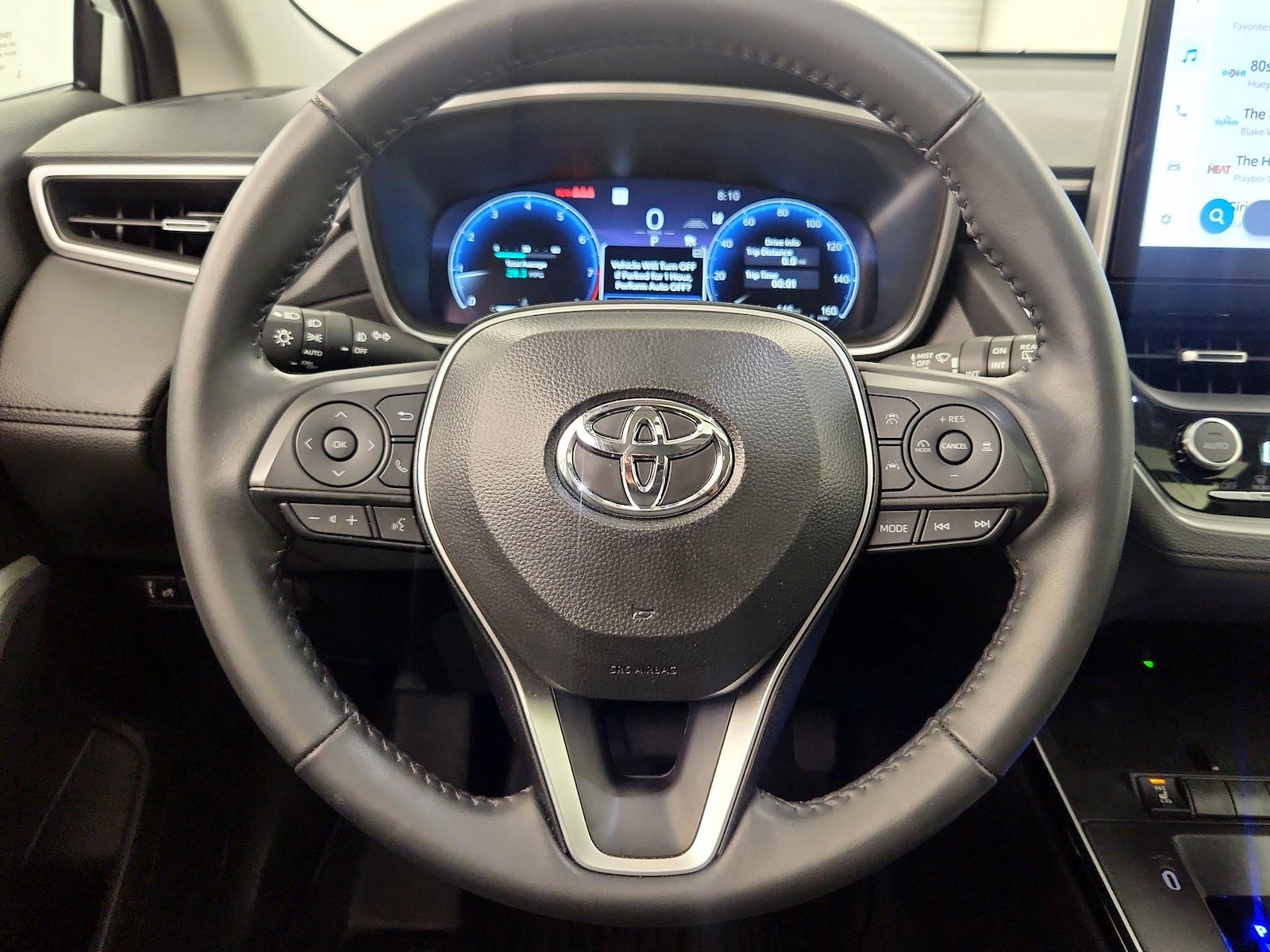 2026 Toyota Corolla Cross XLE - Photo 11