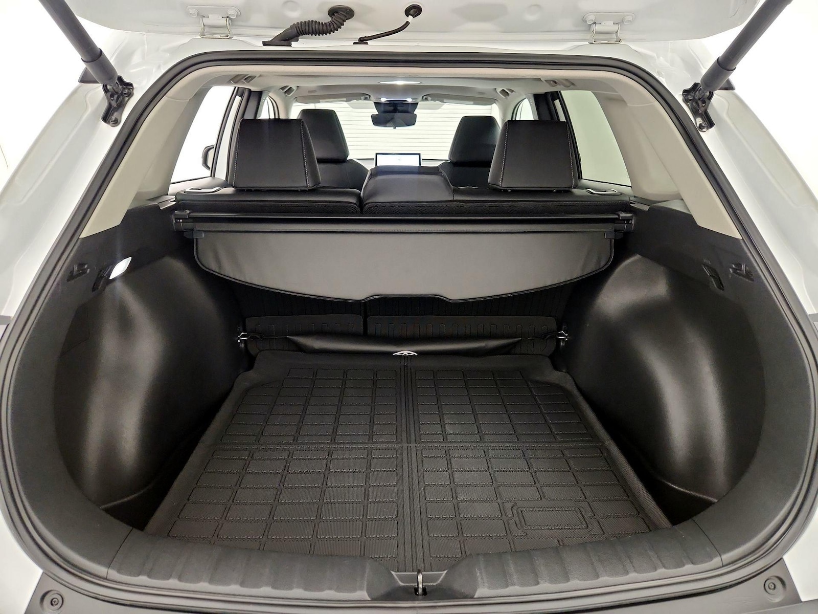 2026 Toyota Corolla Cross XLE - Photo 22