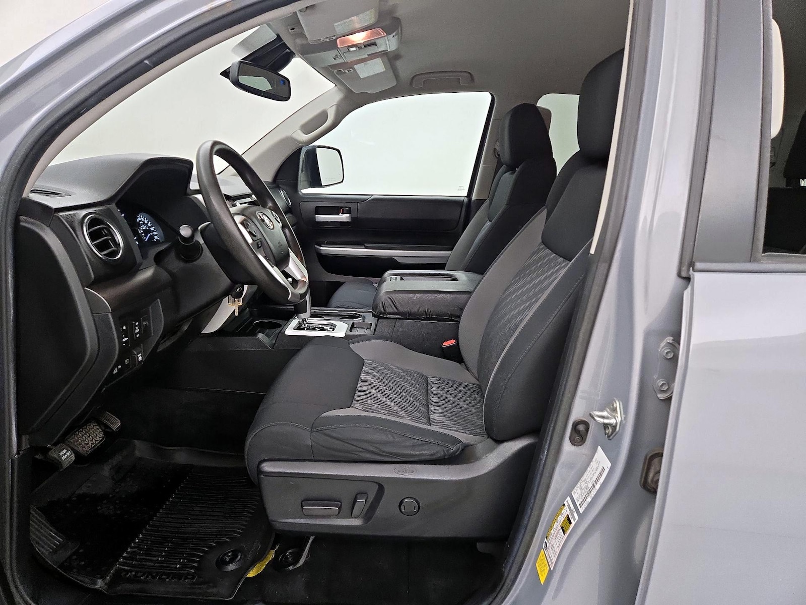 Power Seat(s) & Side Airbags