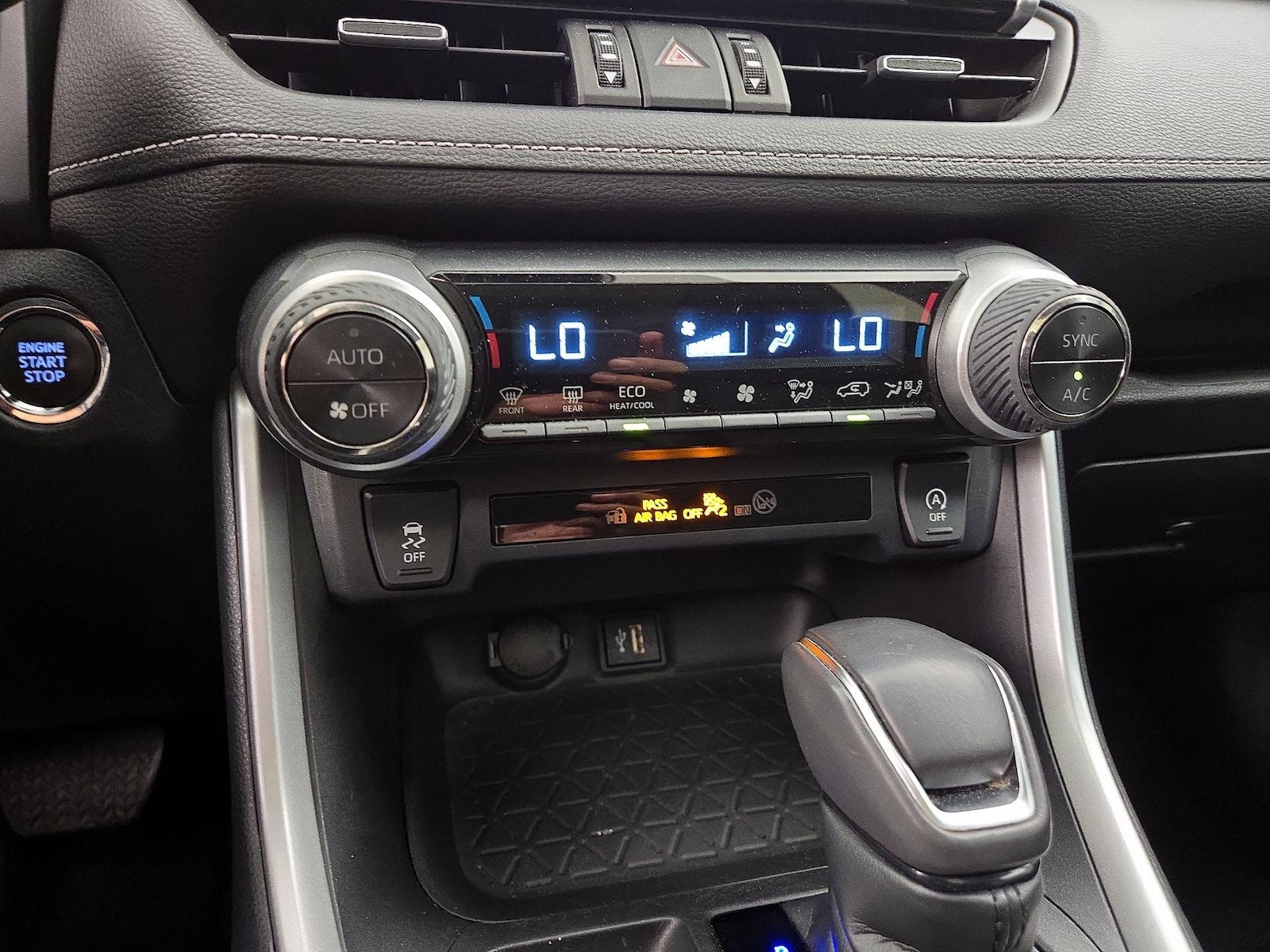2023 Toyota RAV4 XLE Premium - Photo 17