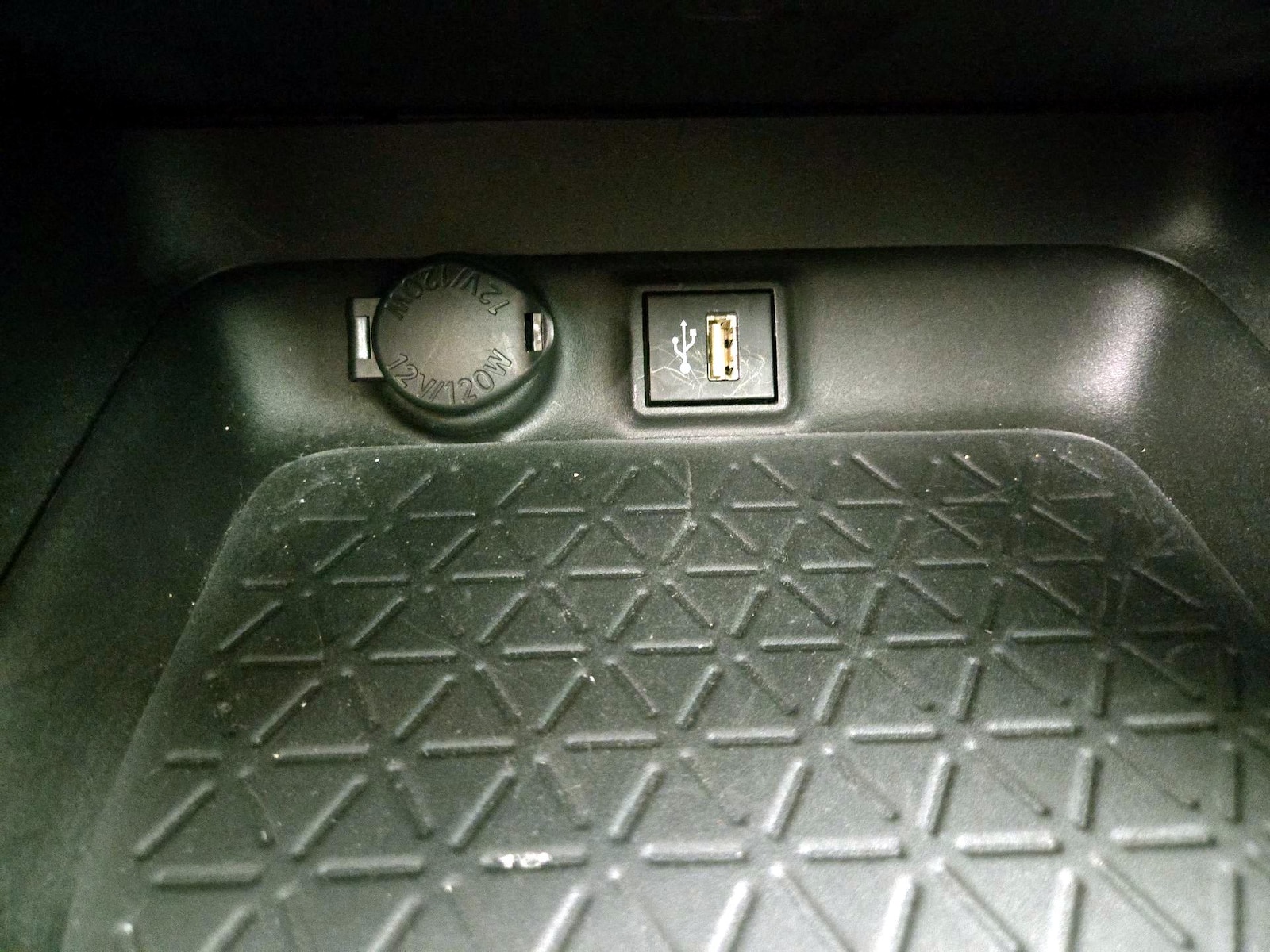 2023 Toyota RAV4 XLE Premium - Photo 19