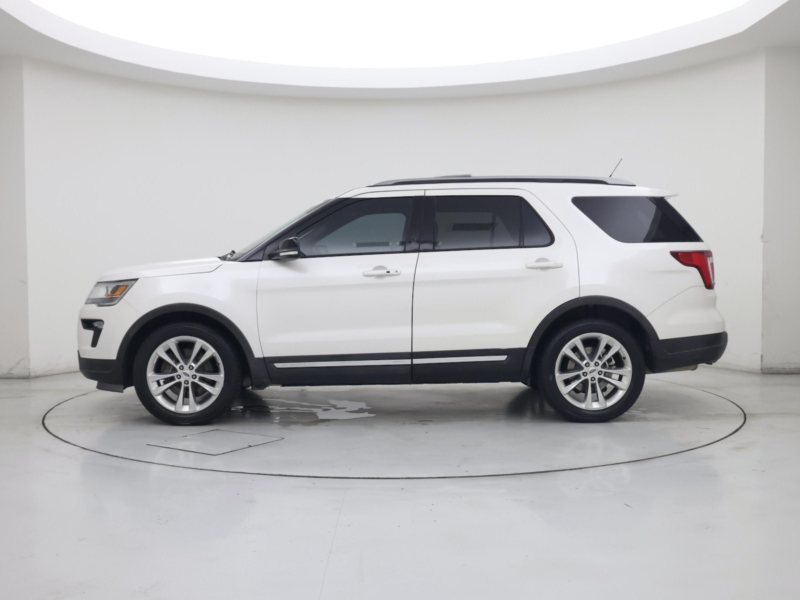 2018 Ford Explorer XLT - Photo 4