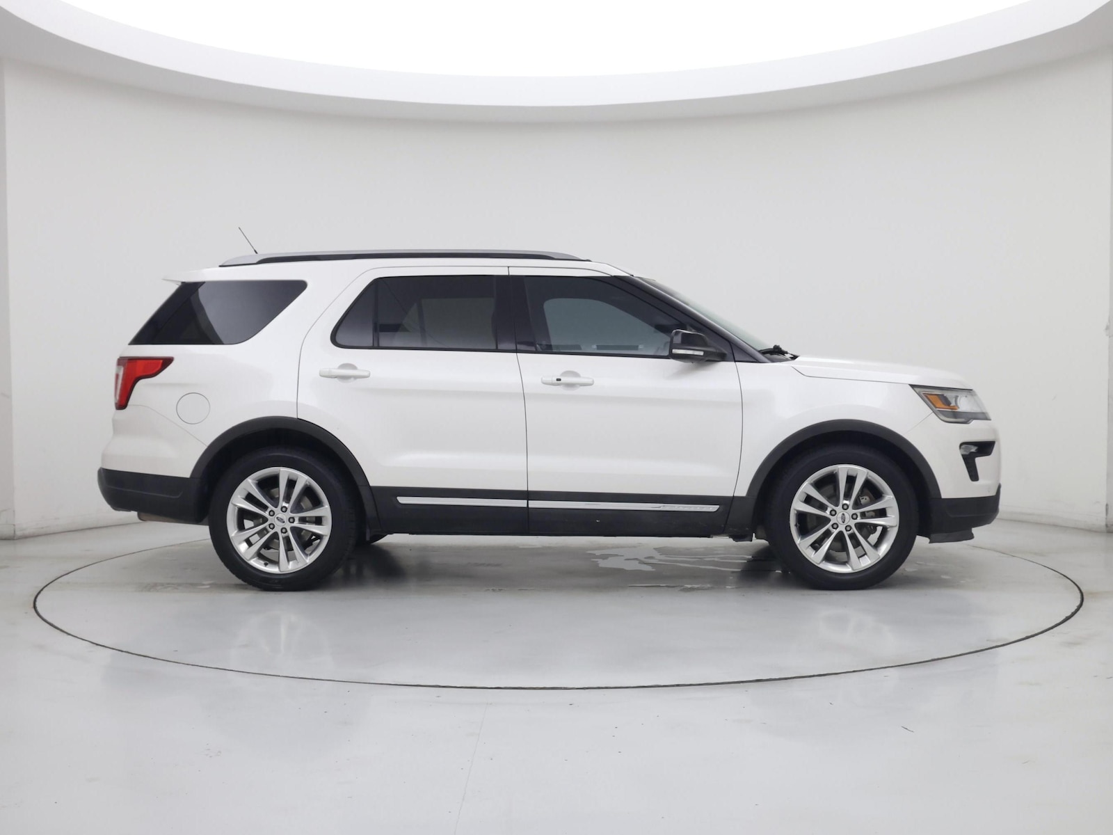 2018 Ford Explorer XLT - Photo 8