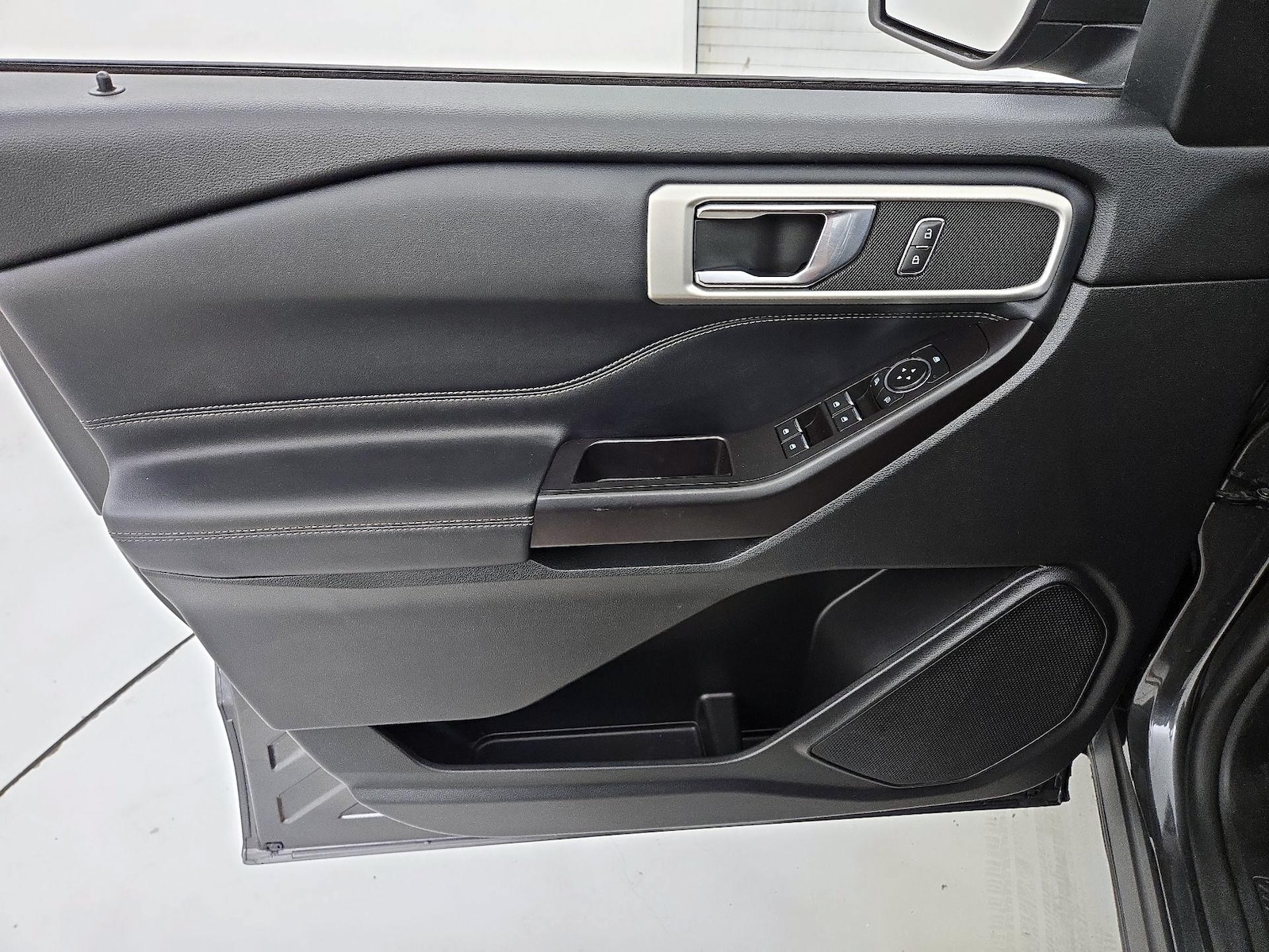 2020 Ford Explorer XLT - Photo 13