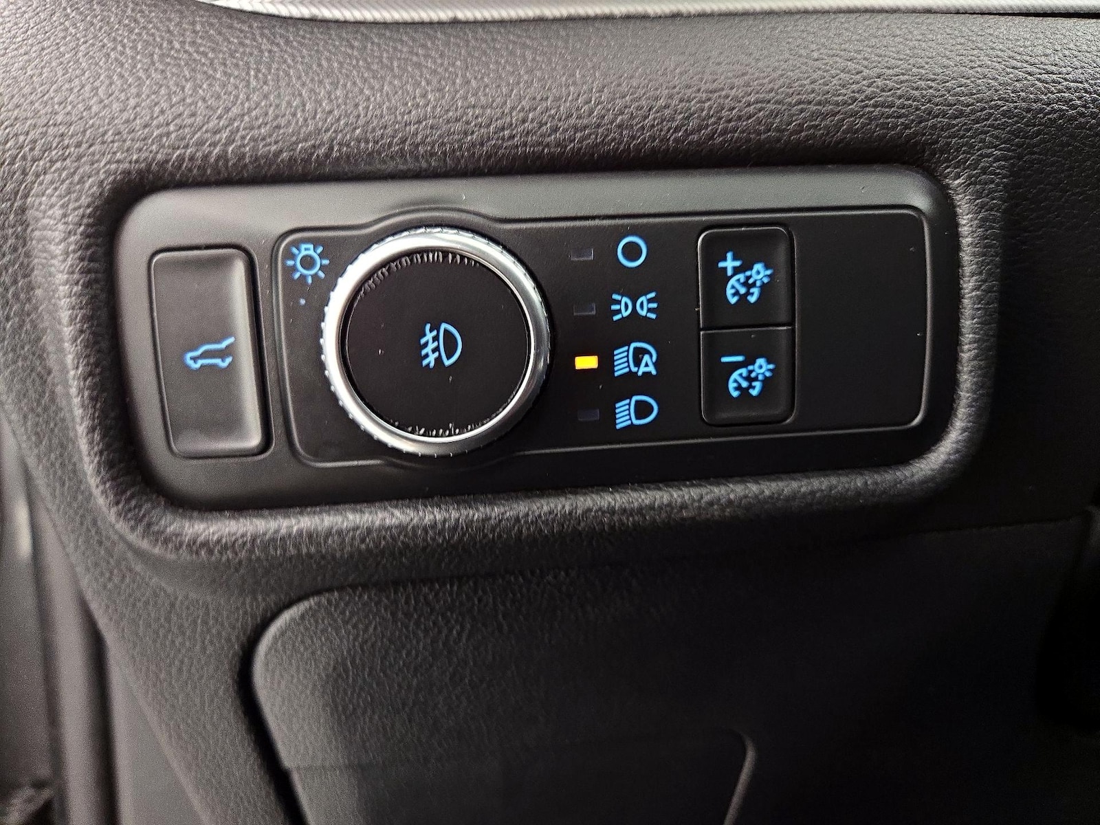 2020 Ford Explorer XLT - Photo 14