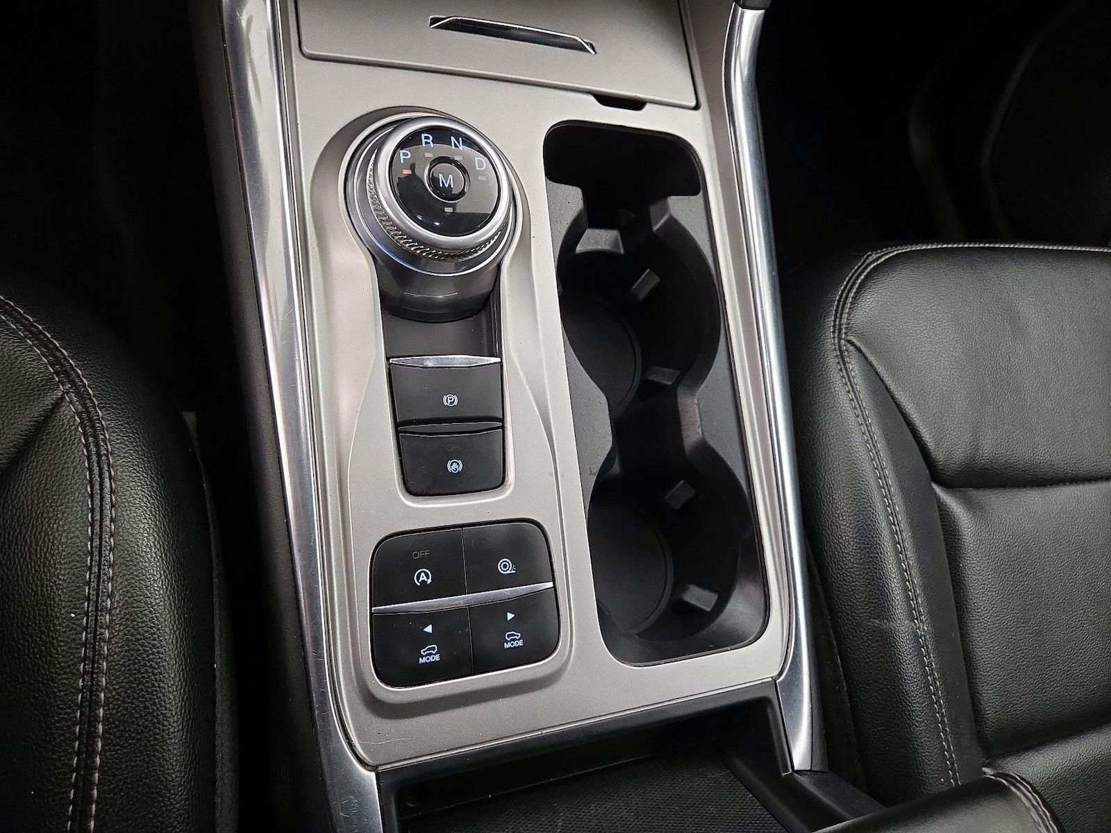 2020 Ford Explorer XLT - Photo 19